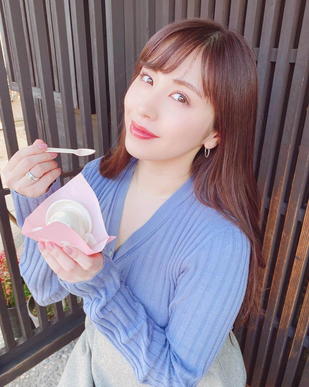 宮下舞花さんのインスタグラム写真 - (宮下舞花Instagram)「金沢の思い出♡ . . #ひがし茶屋街  にて　アイスモナカ🍦 珍しいみそアイスを選びました✌︎」12月5日 23時58分 - maikamaimaika