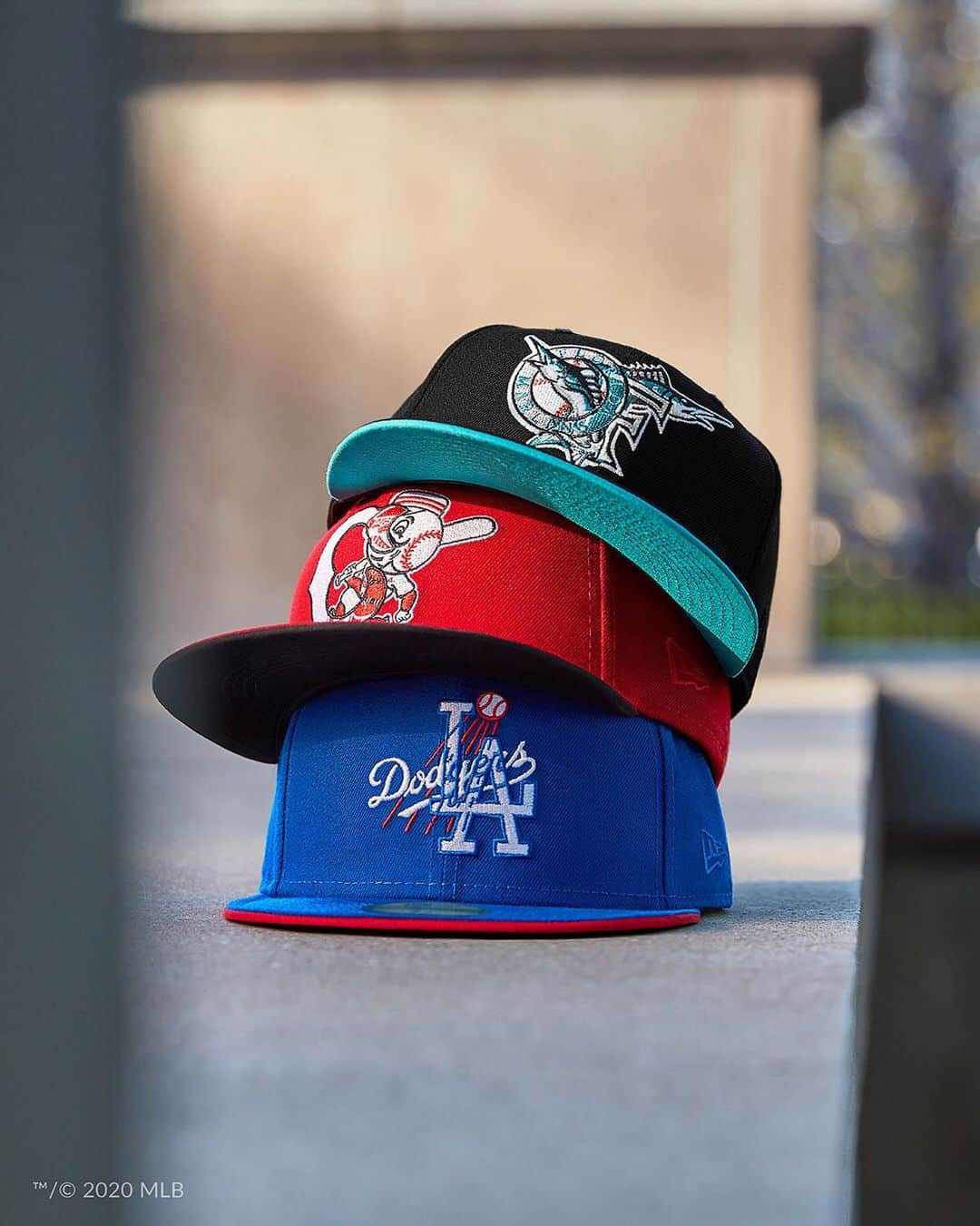 ニューエラ・キャップのインスタグラム：「Two times the fun with the MLB Double Logo Collection. Get yours at neweracap.com #neweragiftguide . Link in bio」