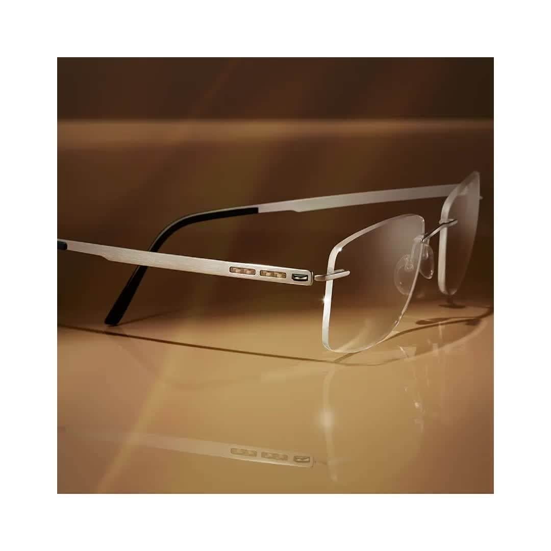シルエットのインスタグラム：「Experience elegance in every movement. The Elegance collection’s masterpiece designs and elegant refinement offer alluring luxury to every wearer. Featuring: Venture 5537⁠ .⁠ .⁠ .⁠ #silhouetteeyewear #tryitwearitloveit #eyeweardesign #luxuryeyewear #fashioneyewear #opticalframes」