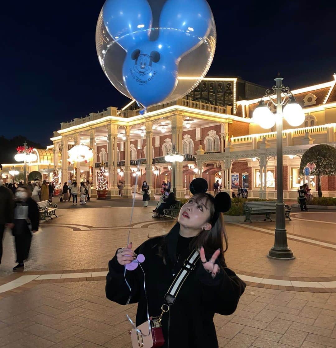 おもてちゃんのインスタグラム：「. 初風船ご機嫌🎈」