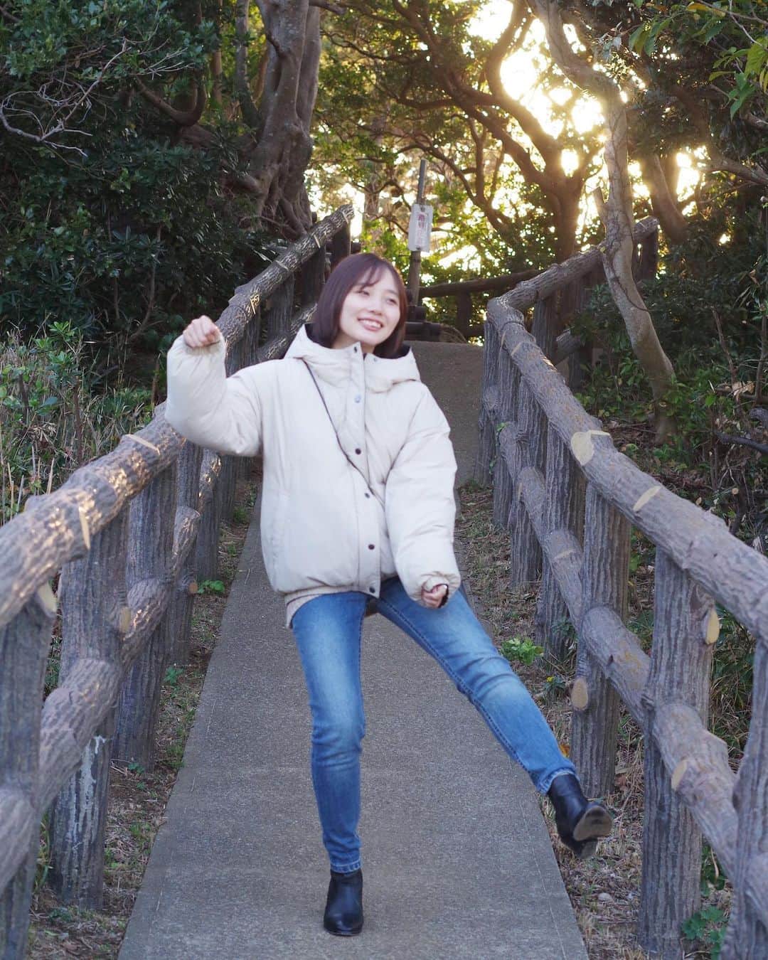 宮本侑芽のインスタグラム：「. スキニーも履くんだぜ💪ってやつ。  白ダウンかわいいでしょ。 リバーシブルなんやで。 すっぴんアンドちょーおふ。ごめんあそばせ。  #宮本侑芽」