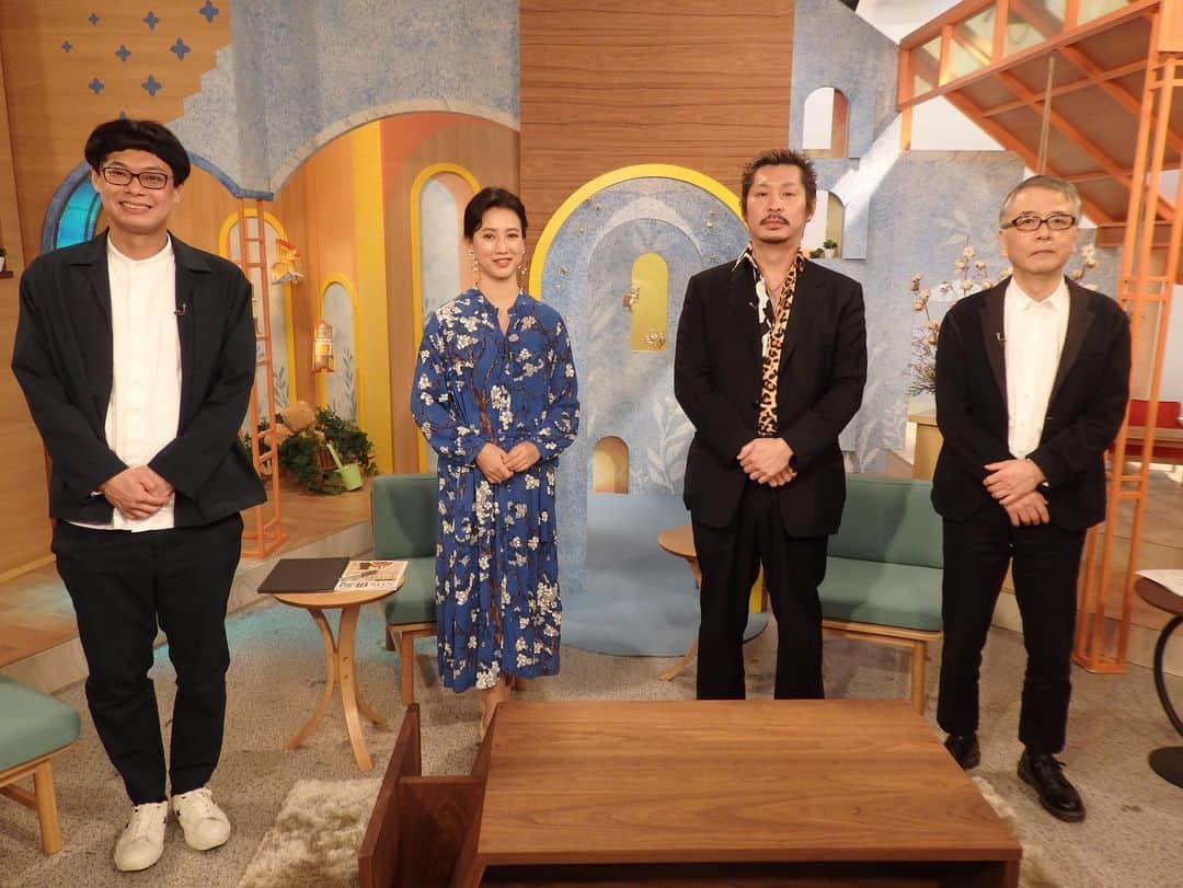 宮戸洋行のインスタグラム：「明日朝6時35分よりNHKで放送されます『NHK俳句』出演させてもらっております！今回は歌舞伎町で活動されてる屍派の北大路翼さんがゲストでした！改めて見るとすごい4ショット！」