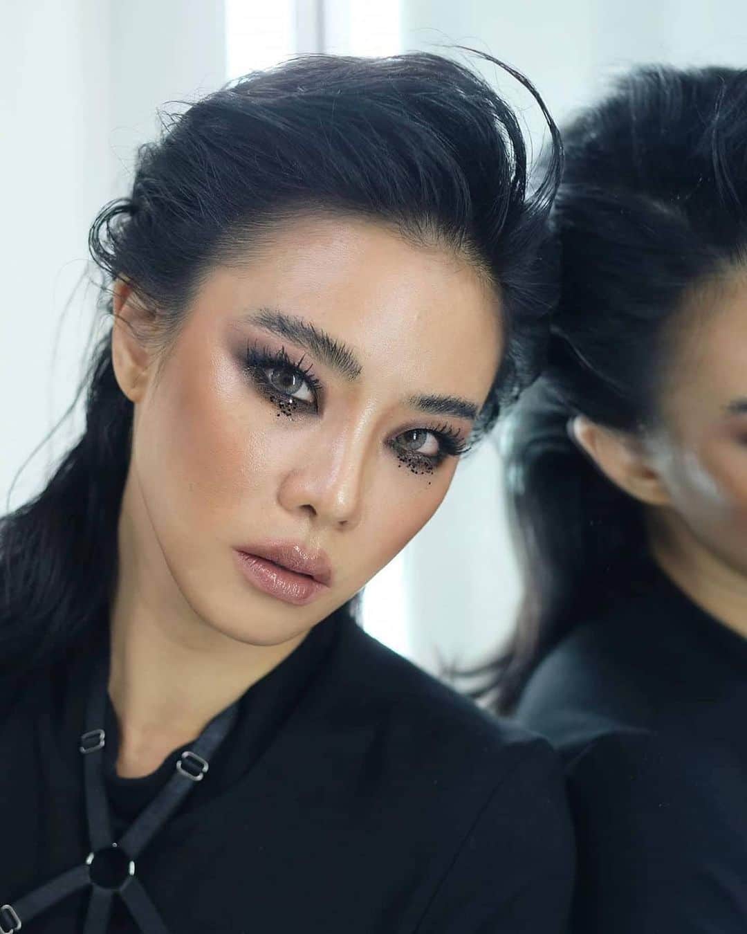 PONY STONEさんのインスタグラム写真 - (PONY STONEInstagram)「#Repost @crishorwang ・・・ #dressingroom 🤩  2รูปหลัง surprise น่ารักกกก 🤍🤍 #millennialschoices2020  #ponystone」12月5日 17時03分 - ponystone_official