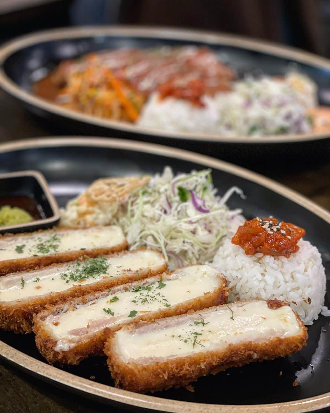 ハン・ジウンさんのインスタグラム写真 - (ハン・ジウンInstagram)「- 맛있는녀석들에 나온 돈까스 맛집🍽 치즈돈까스가 착한가격에 치이즈가 듬뿍🧀💛 돈까쓰+또뽀끼 최애짝꾸우웅!!! - - #무공돈까스 #돈까스맛집 #신논현맛집 #비고라이브 #비고라이브_럽밍 #bigolive #bigolive_luvming」12月5日 17時01分 - jieun_han