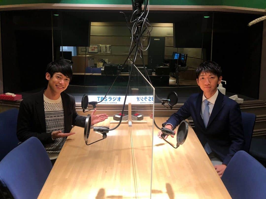 松阪ゆうきのインスタグラム：「昨日の模様。  スクリーンライブ→ラジオ日本📻→TBSラジオ📻  キャンペーンお越しくださいました皆さまありがとうございました😊  今夜そして、 新春はラジオ‼️  TBSラジオ📻 12月6日（日）朝4:00〜 『Music Palette♪ 』カラオケAiコーナー  ラジオ日本📻 『おはよう歌一番』 2021年1月1日 元日朝4:00〜  TBSラジオ📻 『大沢悠里のゆうゆうワイド土曜日版』 2021年1月2日(土) 15:00〜17:00 『新春民謡祭り』師匠原田直之先生と生歌唱出演予定です💖  #松阪ゆうき #新曲 #遥かな人よ #ラジオ日本 #おはよう歌一番 #tbsラジオ #大沢悠里のゆうゆうワイド土曜日版 #tbsアナウンサー #喜入友浩 さんわざわざスタジオに挨拶に来て下さいったよ☺️」