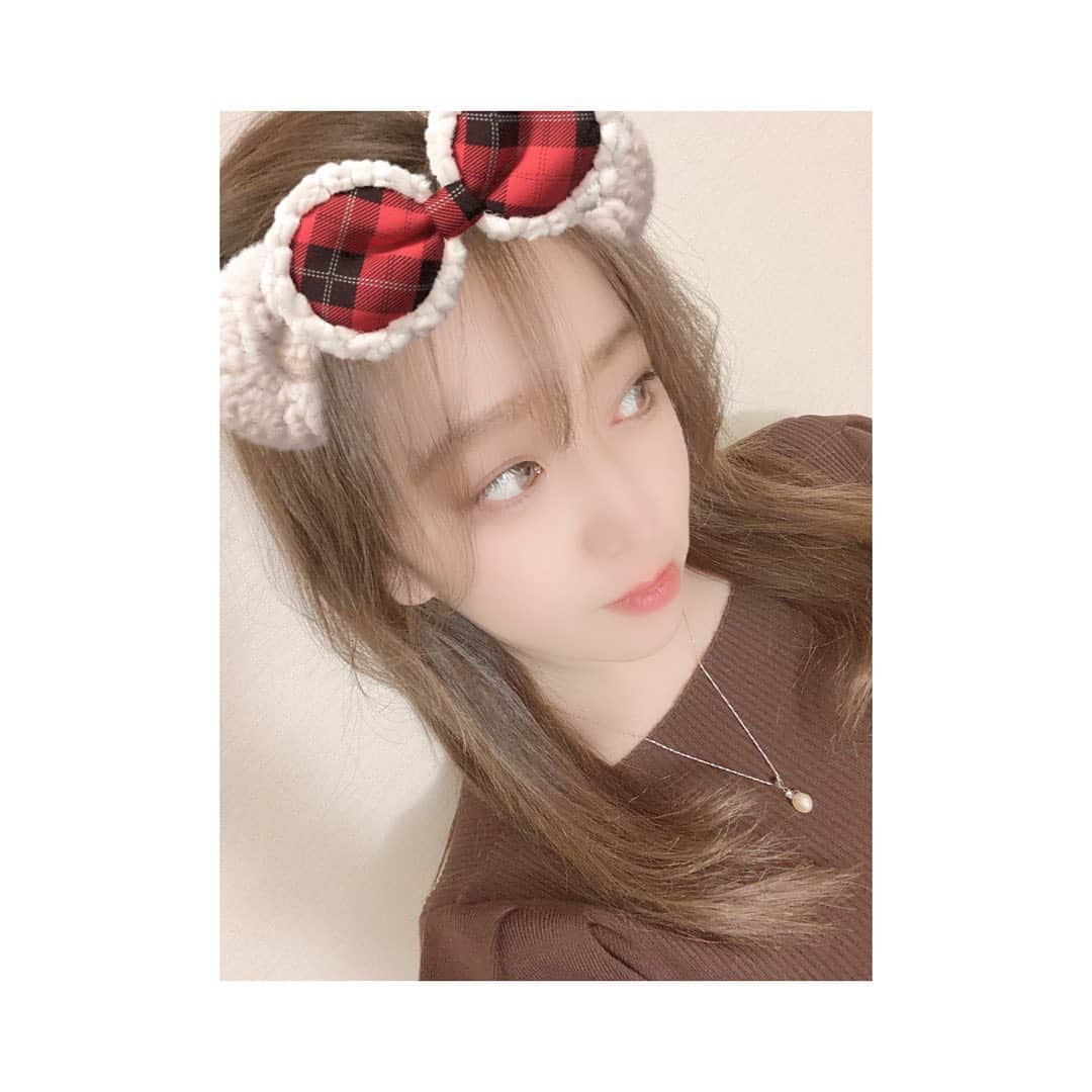 中冨杏子さんのインスタグラム写真 - (中冨杏子Instagram)「.*･ﾟ　.ﾟ･*.🐻🎀.*･ﾟ　.ﾟ･*. . たまにはね。 女子っぽいのをね。 . #頭につけるやつ  #これなんだろ #まあいいか  #ゆるふわ #ゆるっと #ふんわり系 #たまにはね #ガーリースタイル #ガーリーになりたい #コントラスト #メイクいらずフィルター #ありがたい  #153cm女子 #なかとみあんこ #中冨杏子」12月5日 17時30分 - anko_nakatomi