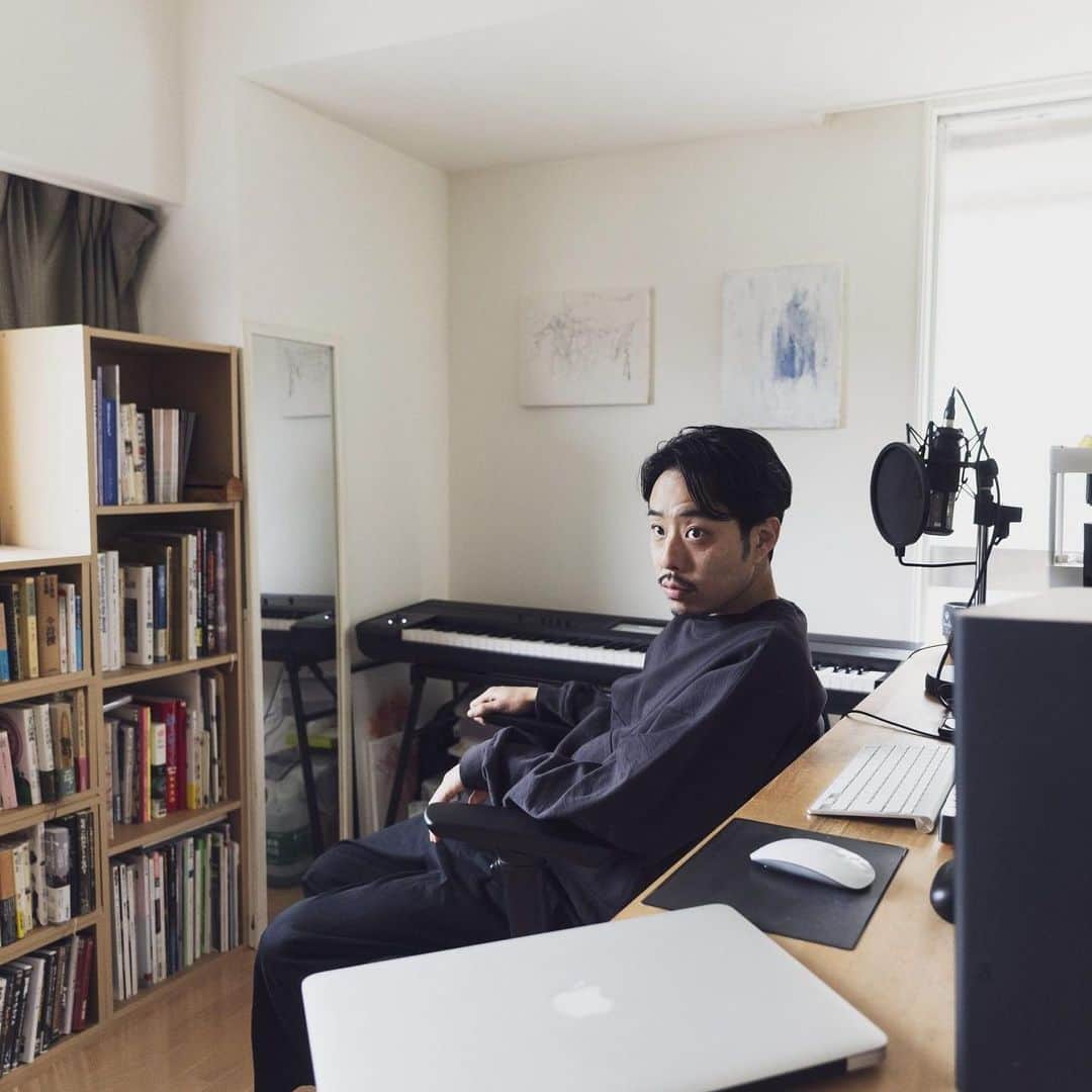 環ROYのインスタグラム：「. Interview「ラッパーがビートメイクをはじめるとき」 @fnmnltv  Link in profile #TamakiRoy #環ROY」