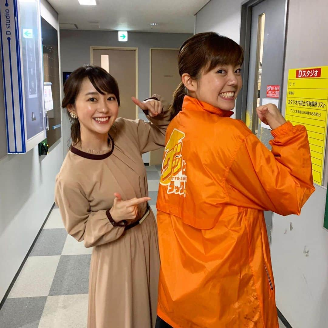 田村友里さんのインスタグラム写真 - (田村友里Instagram)「【とても見てほしいお知らせ】 明日も、イマナマサンデー特別編！✨🍋  先週は、あさチャン夏目三久さんにインタビュー！ そして、明日は！！！！ なんと「グッとラック」の生放送に潜入しました！！ 田村のお手伝いシリーズです😂  あの志らくさんにも田村クイーーーズ！！ そしてロンブー田村淳さんにまさかの....？！？！ などなど、これまたすごい体験がいっっっぱい😂  ちなみに、TBSの若林有子アナは入社2年目の同期！ 新人の時は一緒に研修も受けました 毎朝同期の大活躍にパワーもらいまくってたので 久しぶりに会えてめちゃめちゃ嬉しかったなーー！！  明日12/6の13時54分〜絶対絶対絶対見てな〜〜！👏  #イマナマ #イマナマサンデー #花よりガッツ #グッとラック #立川志らく さん #田村淳 さん #国山ハセン アナウンサー #若林有子 アナウンサー」12月5日 17時46分 - yuri_tamura0894