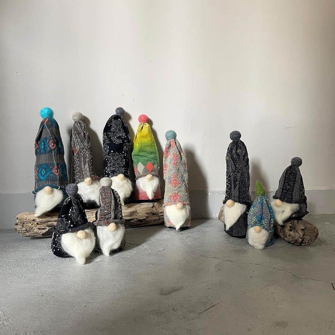 アヤメのインスタグラム：「What cute Ayame gnomes!! @tomorrow_by_daydreamnation 可愛い妖精達よ🧝🏻‍♀️❤️🎄 #gnomes #ノーム   @fashionclinic_kay #Repost Thank you @ayame_socks for this amazing collaboration!! Love the beautiful use of colour and intricate details in your designs Aya, and turning your sample swatches into these one of a kind Christmas gnomes was such fun!! Thank you @lo.v.ebyvivian for inspiring us to start felting! Thank you @daphnehui319 our amazing craftsmen and artist working on the creating these gnomes for us!   These limited edition Christmas gnomes are now available at @jouerhk , 1 Sau Wah Fong, Wanchai.   Photography by @unathewimper   Repost from @tomorrow_by_daydreamnation  #sustainablefashion #ecofashion #tomorrowbydaydreamnation  #fashionclinic #fashioncliniccollective #newnormal」