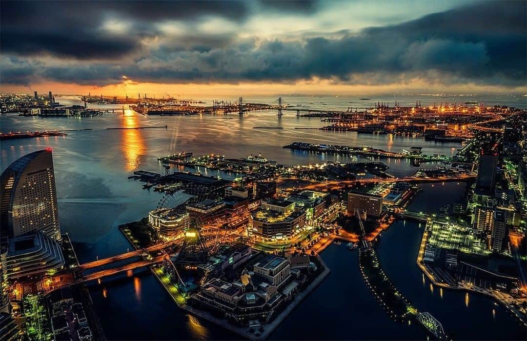 横浜市さんのインスタグラム写真 - (横浜市Instagram)「Our seaside from above. This view never gets old.﻿ Photo: felipe_van_d ﻿ #myyokohama ﻿ ﻿ #yokohama #darlingescapes #beautifuldestinations #artofvisuals #somewheremagazine #discoverglobe #travelawesome #passionpassport #lovejapan #explorejapan #japanlife #japanfocus #japan_vacations #japanrevealed #よこはま #ヨコハマ #横浜」12月5日 19時06分 - findyouryokohama_japan
