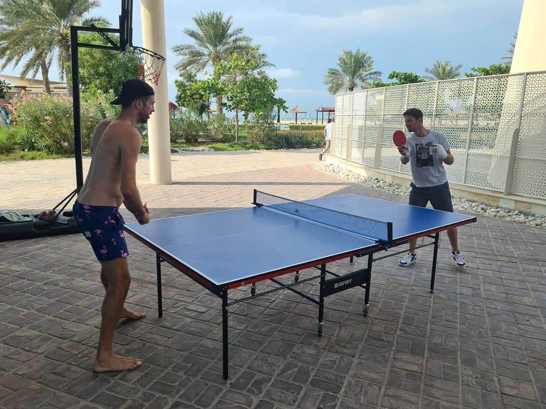 ロマン・グロージャンさんのインスタグラム写真 - (ロマン・グロージャンInstagram)「Day 6, back playing table tennis 🙏🙏🙏 #r8g #recovery」12月5日 18時59分 - grosjeanromain