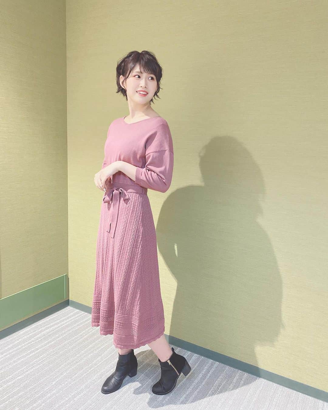 のインスタグラム：「ニットワンピース💝 #サタデーウォッチン #衣装 #rewde」