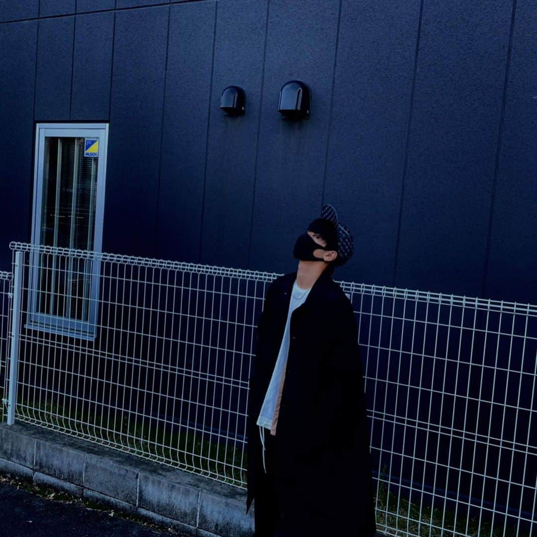 大城光さんのインスタグラム写真 - (大城光Instagram)「コートを着るとおしゃれに見える気がして、頼りきりなんだけど！  #マジプリ #大城光 #コート」12月5日 19時33分 - hikaru_oshiro0704