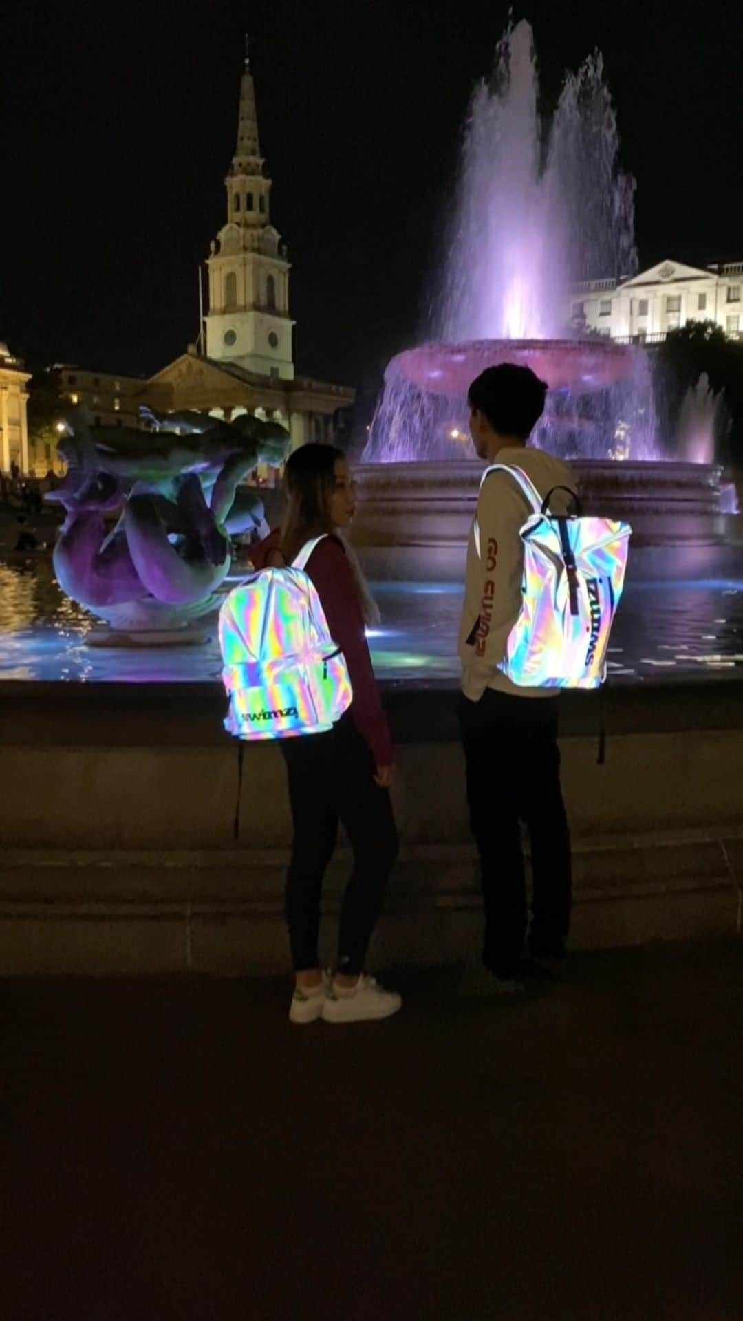 リアム・タンコックのインスタグラム：「The coolest backpacks on the planet 🌏 Reflective with your phone & camera flash📱📸 @swimzi 🔥 #Swimzi #Backpack #Rucksack #Reflective #Fun #Christmas」