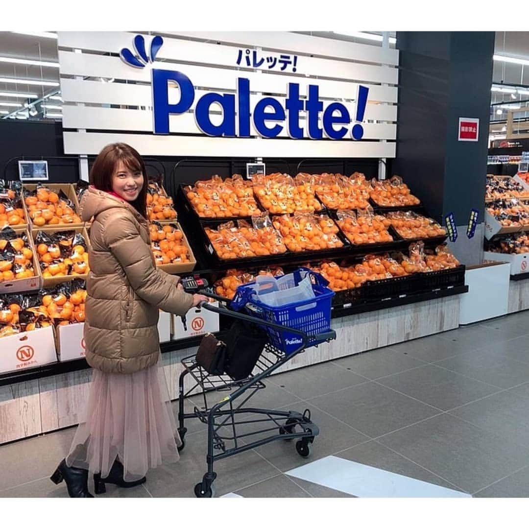 垰智子さんのインスタグラム写真 - (垰智子Instagram)「先日、OPENしたばかりのパレッテ高座渋谷店にお買い物に行ってきたよ🛒 . 初めて行ったんだけど、野菜から果物までとにかく安い！！ 一人暮らしなのについついたくさん買っちゃたよね💦 . しかも、お買い物も購入商品を携帯でスキャンしながら購入出来て、専用アプリで決済も出来るからウィルス対策もバッチリ🙆 . パレッテで購入したローストビーフサラダとパン🥐もとっても美味しかったよ✨ . 近くにあったら毎日行っちゃうな♪ . . @palette_staff #パレッテ #スーパーマーケット #安い #カルテック #scanandgo #お買い物 #food #shopping #supermarket #PR」12月5日 19時43分 - taotao_tomo