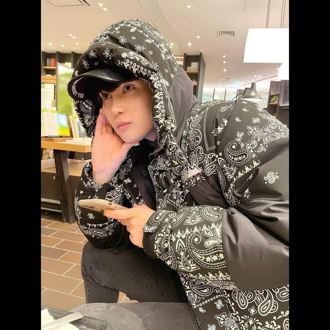 池添俊亮さんのインスタグラム写真 - (池添俊亮Instagram)「寒いよお☕️」12月5日 19時43分 - zoe_boy_0427