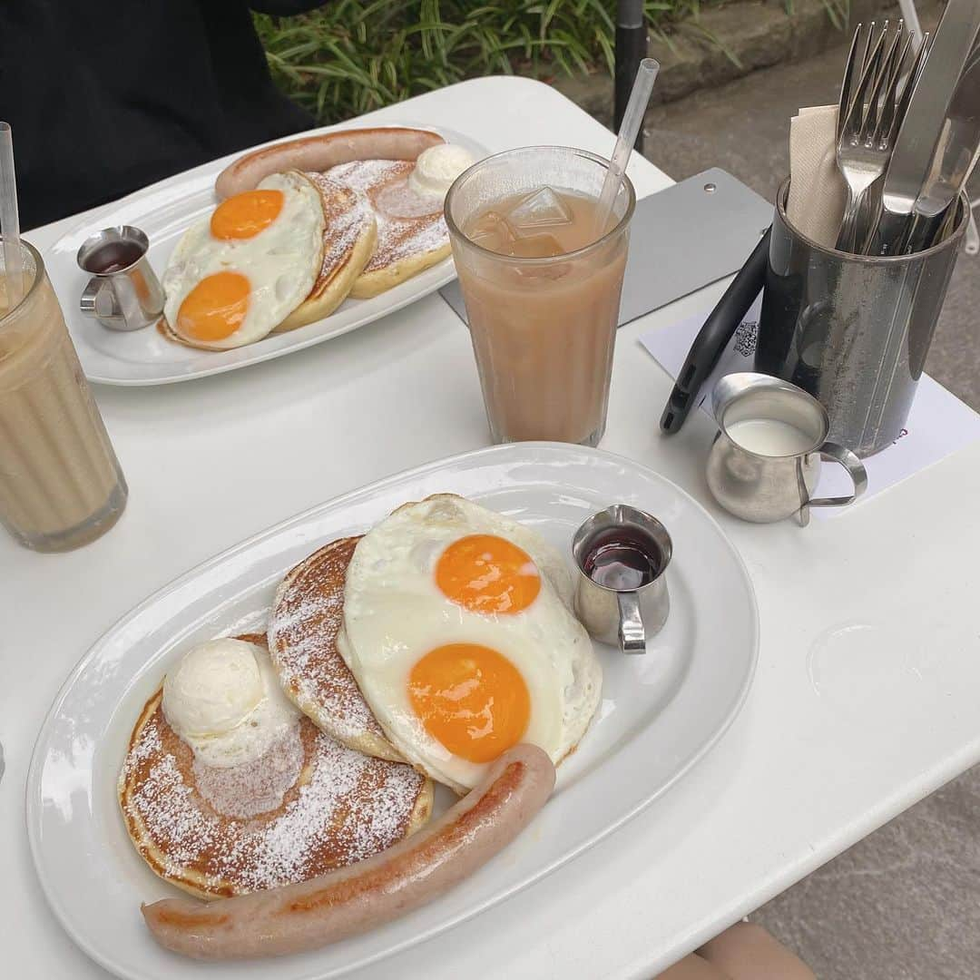 濵松里緒菜のインスタグラム：「前に朝活した日🥞😋  #表参道 #表参道カフェ #カフェ #原宿 #原宿カフェ #harajuku #harajukucafe #cafe #omotesando #omotesandocafe  #pancake #crisscross」