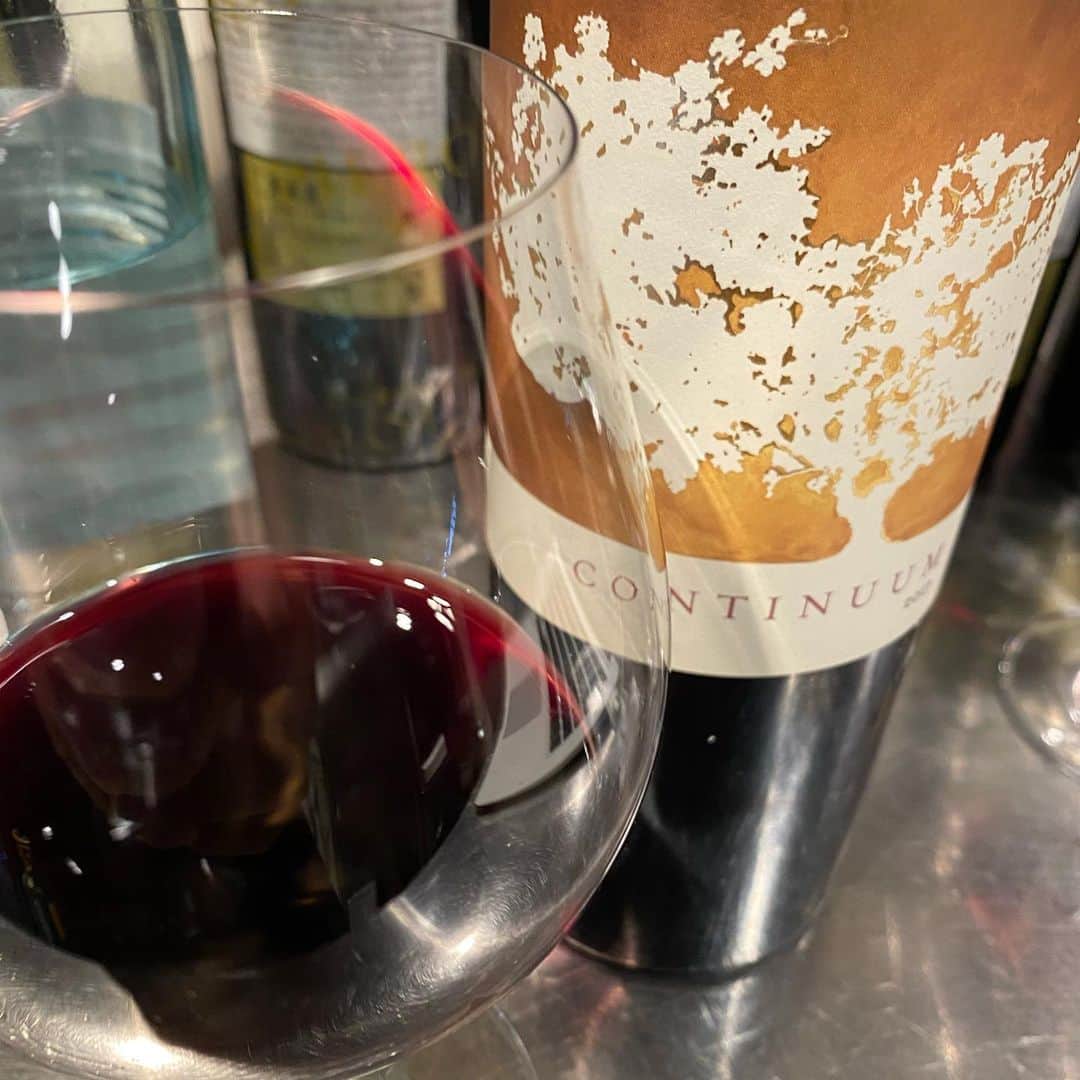 宮澤崇史のインスタグラム：「Continuum  カリフォルニアワインはほとんど飲んだことがないけど、作り手の意図は認識  #continuum」