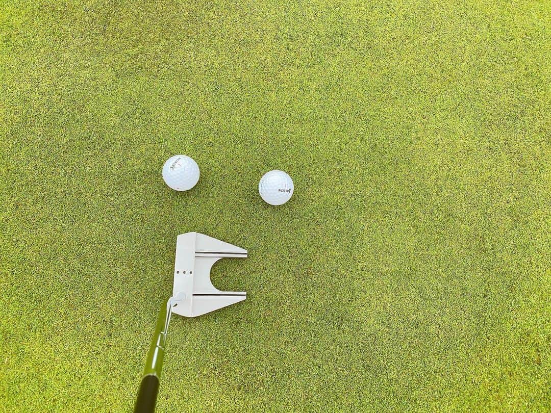 坂之下侑子のインスタグラム：「#Newputter #change #頼んでいたパターが #届きました #オデッセイ #キャロウェイゴルフ #スリクソン #ダンロップスポーツ #ゴルフ #女子プロゴルファー #⛳️ #🤍🤍🤍」