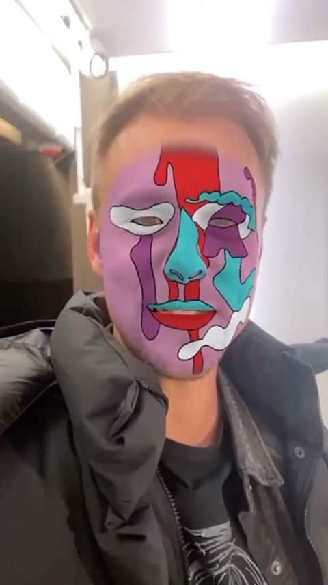 Armin Van Buurenのインスタグラム：「Check out the new filter I made with @itsduncanlaurence to celebrate the release of our track ‘Feel Something’!⁠ 😄  Share a story using the filter and tag me, @itsduncanlaurence & @armadamusic for a chance to be reposted in our stories! (link in bio)」