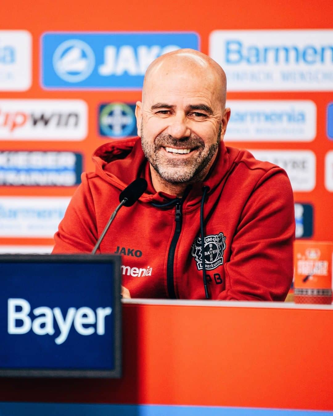 バイエル・レバークーゼンさんのインスタグラム写真 - (バイエル・レバークーゼンInstagram)「🗣 Peter #Bosz: "Mentality in a team grows. Since the beginning of the season we have been on the pitch as one team, we don't let setbacks discourage us". 🙏  #TEAM #Werkself #Bayer04」12月5日 20時33分 - bayer04fussball