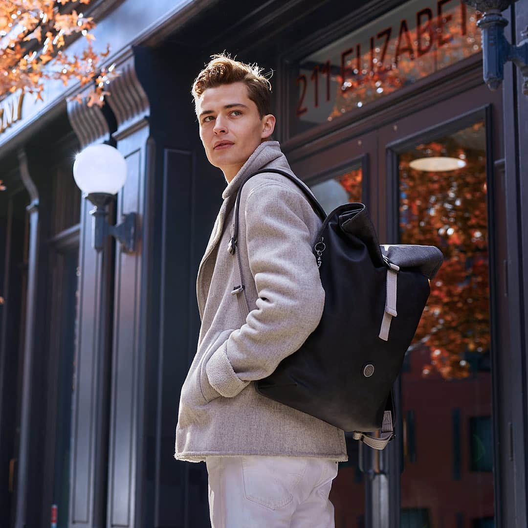 のインスタグラム：「We've got you! If you're looking for a gift for "the cyclist" in your friends group, the Ryan backpack is here to save you! Spacious, sleek and good with the looks 😍 #LiveLight」
