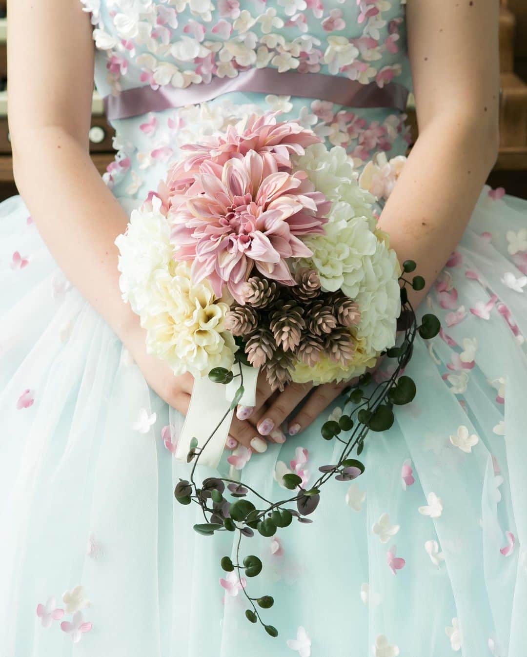 ドレスショップ ラヴォーガさんのインスタグラム写真 - (ドレスショップ ラヴォーガInstagram)「爽やかな水色と ピンクパープルの小花が 引き立て合うドレス。  可愛すぎないナチュラルコーディネートに。  0379  * * * 🍀ドレスショップ　ラヴォーガ🍀 @wedding_la_voga * * * あなたのお気に入りの１着を 一緒に見つけませんか？ * ご自分だけの特別なオーダードレス・・・ ファーストドレスで 大切な１日をさらに特別な、嬉しい１日に♡ * 👗ファーストドレスってなに？ 📷フォトウェディングについて知りたい✨ ┈┈┈┈┈┈┈┈┈┈┈┈┈┈┈┈┈┈┈ ☆+:;;;;;;:+☆+:;;;;;;:+☆+:;;;;;;:+☆+:;;;;;;:+☆ あなたのお気に入りの1着が見つかる♪ LA VOGAのショップサイトへは プロフィールから♡→ @wedding_la_voga ☆+:;;;;;;:+☆+:;;;;;;:+☆+:;;;;;;:+☆+:;;;;;;:+☆ ┈┈┈┈┈┈┈┈┈┈┈┈┈┈┈┈┈┈┈ ⭐️@wedding_la_voga ドレス選びでお困りの際にはご相談ください❤️ * ＊あなたのご希望にぴったりのウェディングドレス👰 ＊テーマに合わせたカラードレス👗 ＊彼もおしゃれにタキシード✨ ＊特別感いっぱいの和装👘 ＊ブーケや髪型などコーディネートのご相談も💐 * ＊数多くのドレスの中から 　納得できるドレス選びができる・・・ 　チャペルで撮影できるフォトウェディングもご提案！ * ＊お得な特典やキャンペーンもございます🎁 ┈┈┈┈┈┈┈┈┈┈┈┈┈┈┈┈┈┈┈ 『こんなドレスが着たい！』 『なかなかぴったりのドレスが見つからない😢』 『自分にどんなドレスが似合うのかわからない😣』 .etc….  * ぜひお悩みをお聞かせください！ 熱い想いを持ったコーディネーターが ご希望にお応えします❗️ * 皆さまの結婚式が 大切な、特別な1日になりますように お手伝いさせていただきます✨ * ドレスショップ ラヴォーガ * ┈┈┈┈┈┈┈┈┈┈┈┈┈┈┈┈┈┈┈ #花嫁 #プレ花嫁  #東海花嫁  #名古屋花嫁 #名古屋プレ花嫁 #結婚式 #結婚式準備  #結婚式コーデ  #全国のプレ花嫁と繋がりたい  #日本中のプレ花嫁さんと繋がりたい  #プラコレ #wedding #weddingdress #ウェディングドレス #オーダードレス #ロケーションフォト #海外挙式 #ドレス選び #weddingphoto #photowedding #フォトウェディング #ウェディングフォト #前撮り #2021春婚#2021夏婚 #2020秋婚#2020冬婚 #カラードレスブルー #花びらドレス」12月5日 20時40分 - wedding_la_voga