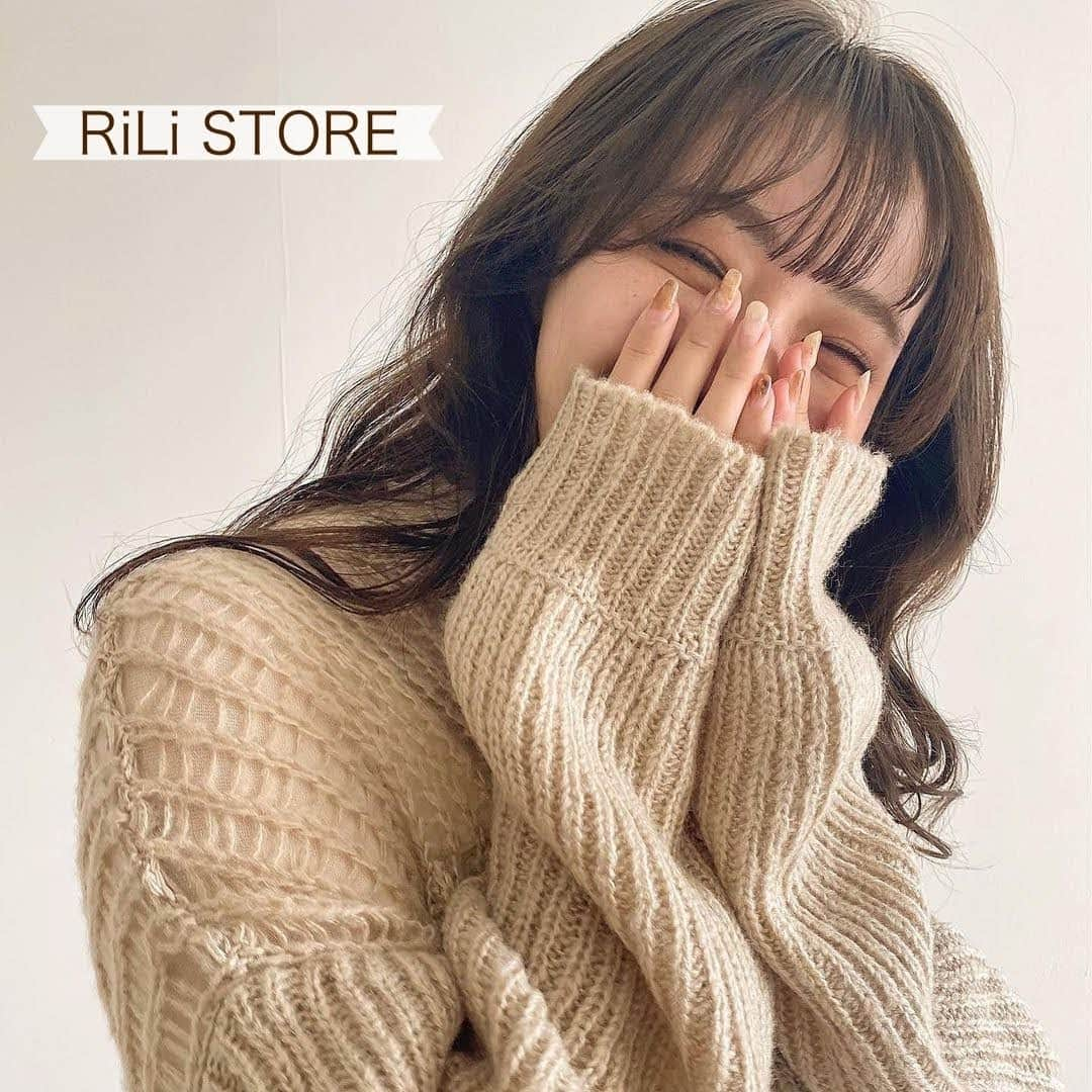 RiLiさんのインスタグラム写真 - (RiLiInstagram)「本日のトピックスは⁣⁣⁣⁣⁣⁣⁣⁣ フォロワーさん参加企画🎉⁣⁣⁣⁣⁣⁣⁣⁣ 今回のテーマは「 #今年買ったニット」👱‍♀️🎀⁣⁣⁣⁣⁣⁣⁣⁣ 応募写真の中から、素敵な作品を一部ご紹介するよ🎀⁣⁣⁣⁣⁣⁣⁣⁣ .⁣⁣⁣⁣⁣⁣⁣⁣ ⁣⁣⁣.⁣⁣⁣⁣⁣ 気になるトレンドを毎日更新💖⁣⁣⁣⁣⁣⁣⁣⁣ 知りたい情報やタレコミがあったらコメントでリクエストしてね！⁣⁣⁣⁣⁣⁣⁣⁣ ．⁣⁣⁣⁣⁣⁣⁣⁣ .⁣⁣⁣⁣⁣ ❣ ❣ ❣ ❣ ❣⁣⁣⁣⁣⁣⁣⁣⁣ サイトやSNSで掲載させていただくお写真募集中😘📸⁣⁣⁣⁣⁣⁣⁣⁣ かわいいコーデやアイテム、注目スポットなどが撮れたら、@rili.tokyo をタグ付けて投稿❗⁣⁣⁣⁣⁣⁣⁣⁣ ．⁣⁣⁣⁣⁣⁣⁣⁣ Special Thanks💋 Photo by⁣⁣⁣⁣⁣⁣⁣⁣ @aya_topic_⁣ @amasabu__⁣ @miichan.01⁣ @fuchan_2003⁣ @popo_318⁣ @__ky1121⁣ @loin__f⁣ @h_gene517⁣ @nano._.chan25⁣ .⁣⁣ #ワントーンコーデ#ベージュコーデ#ブラウンコーデ#ブラックコーデ#ホワイトコーデ#RiLi #おしゃれさんと繋がりたい #お洒落さんと繋がりたい #ファッション #패션스타그램 #ootd #outfit」12月5日 21時00分 - rili.tokyo