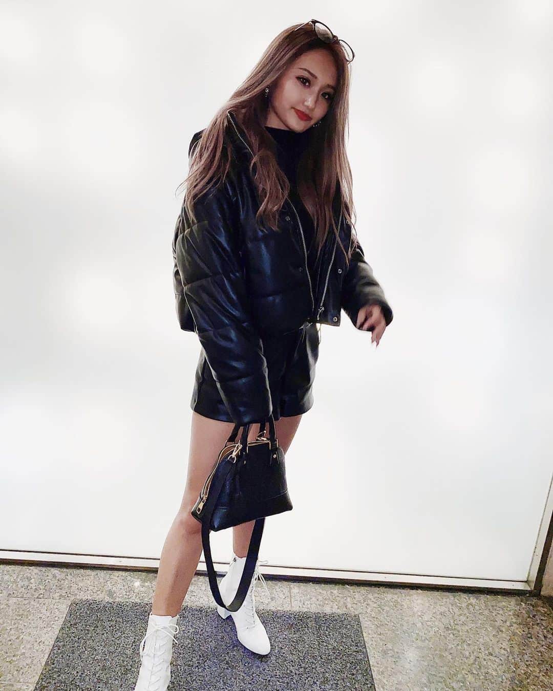 のインスタグラム：「. レザーコーデ🖤 . #cjd #cyberjapan #cjd_elena #サイバージャパン #elena #new」