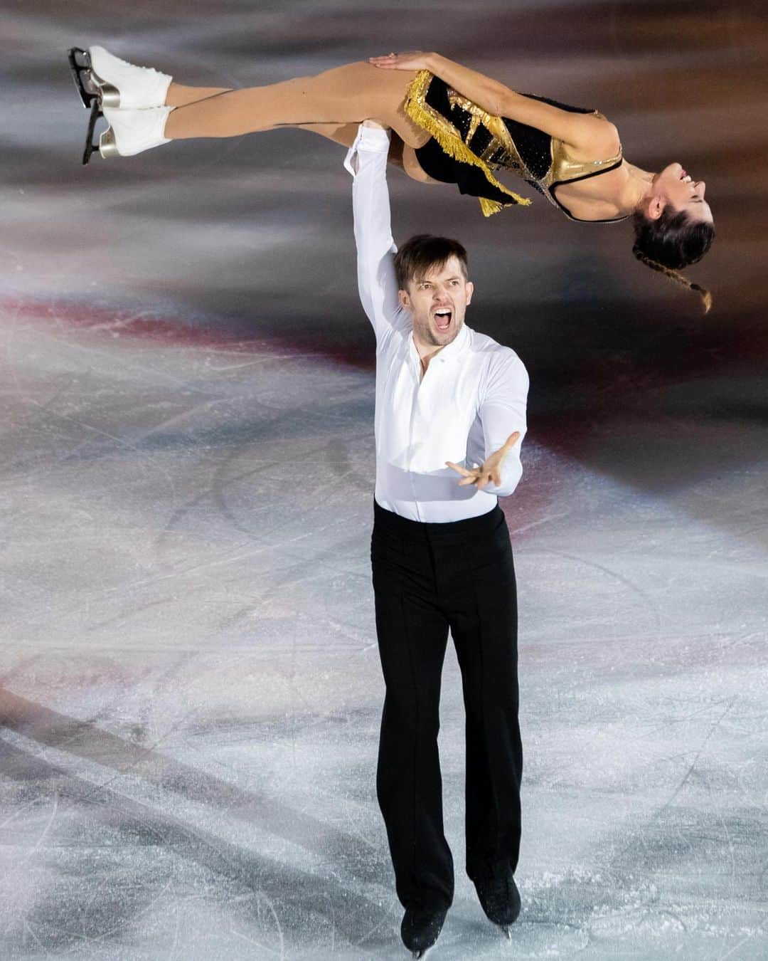 ヴァレンティーナ・マルケイのインスタグラム：「1 year ago. Our LAST TIME. ⛸♥️ It was my favourite SHOW🤩  1 anno fa, la nostra ULTIMA VOLTA sul ghiaccio ⛸💙   #5dicembre #GpFinalTorino #semprepersempre #foreverandever #thegreatestshow」