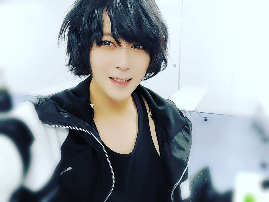 塩原康孝さんのインスタグラム写真 - (塩原康孝Instagram)「カメラアプリに頼る36歳」12月5日 21時10分 - ruisan0120