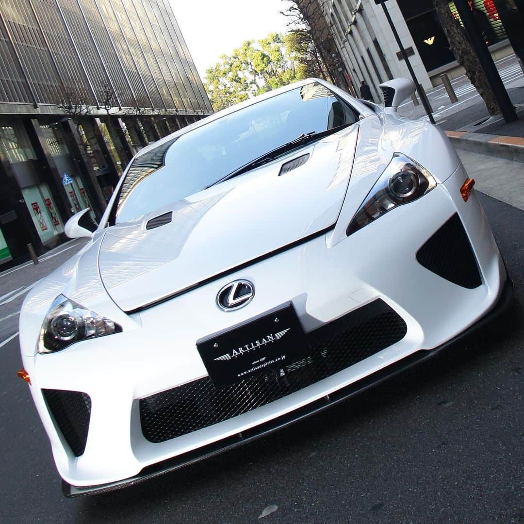 のインスタグラム：「LEXUS LFA  CBA-LFA10  BODYKIT :  ARTISAN SPIRITS /// SPORTS LINE BLACK LABEL  #artisanspirits #アーティシャンスピリッツ #アーティシャン #evasivemotorsports  #butlertire #jworksunlimited #premierautowerkz #suvproject #kanooperformance #car_life_staff #トラウム #車庫小舗 #nigeljdmparts#advancedautoperformance  #ottoautoservice #mr__lexus  #Ifa #lexus #lexuslfa #supercarspec #sportscars #supercars #supercarsdaily #supercar」