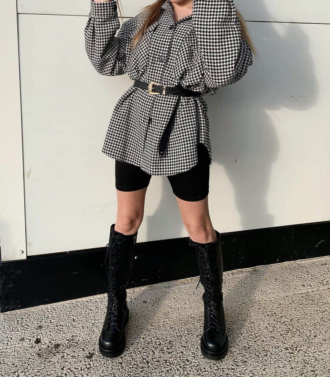 SHEINさんのインスタグラム写真 - (SHEINInstagram)「Dress how you want to be addressed ⚡  @ceciliabeaugier  Shop Item #: 1561684  #SHEINgals #SHEINstyle #SHEINfw2020 #houndstooth」12月5日 21時32分 - sheinofficial