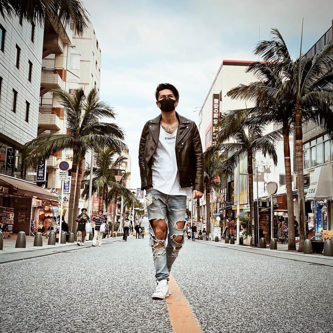 DJ ACEのインスタグラム：「🌴 #tb #okinawa #東京寒すぎ⛄️」