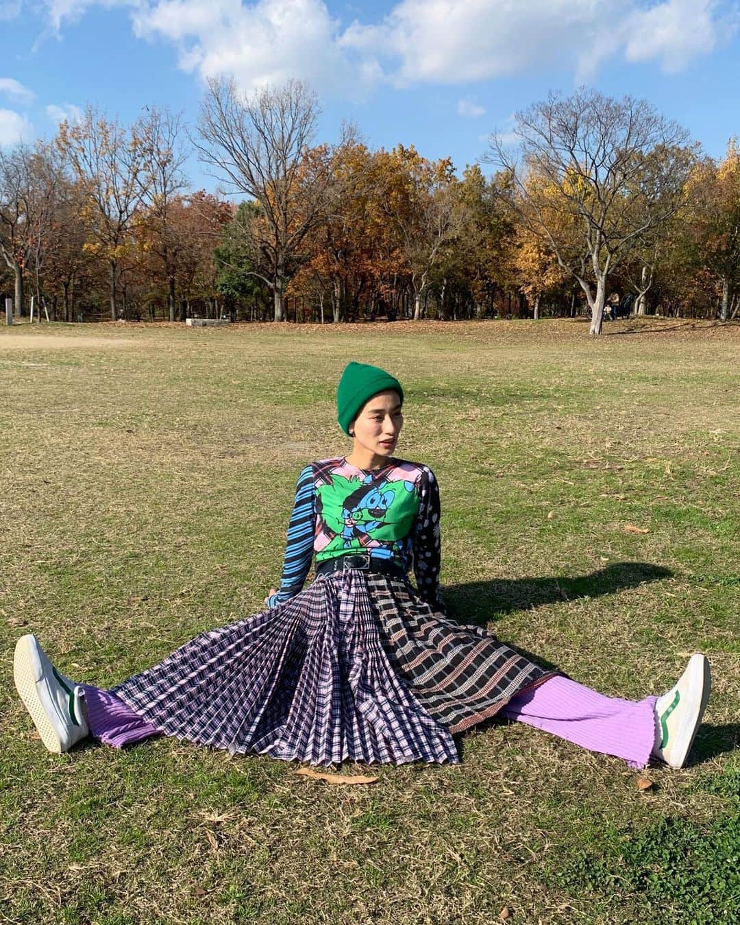 浦川望美さんのインスタグラム写真 - (浦川望美Instagram)「色柄物、元気でるな〜 幾つになっても服に対しては攻めていたい。 #chopovalowena」12月5日 21時48分 - noz_omi