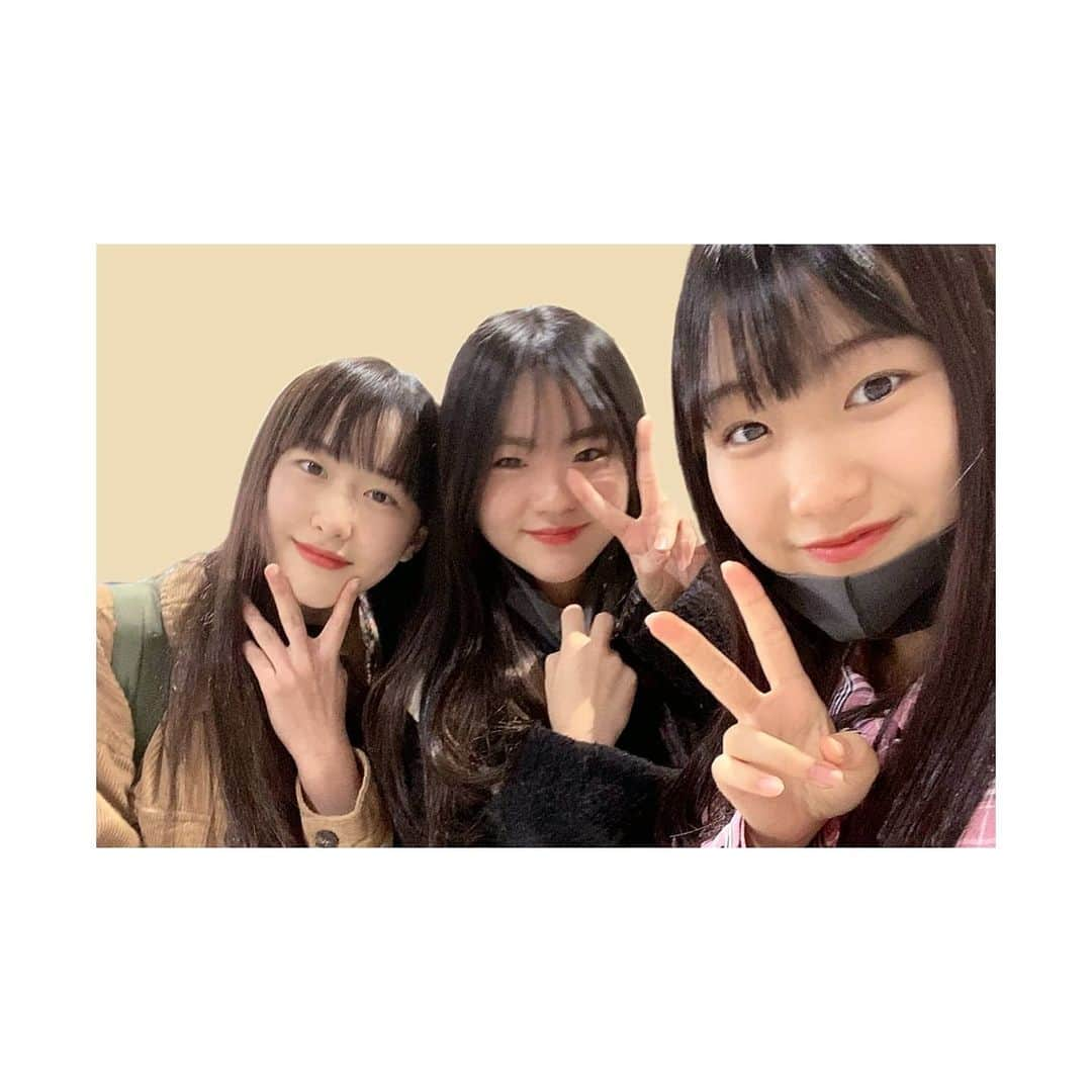 山下森羅さんのインスタグラム写真 - (山下森羅Instagram)「久しぶりに会えました❤ : : : 楽しかった(*ˊᵕˋ*)੭ ੈ : : #中学2年生 #中学生 #女子中学生 #中学3年生 #スターダスト #スターダストプロモーション #スタダ #山下森羅」12月5日 21時53分 - shiira_yamashita0922