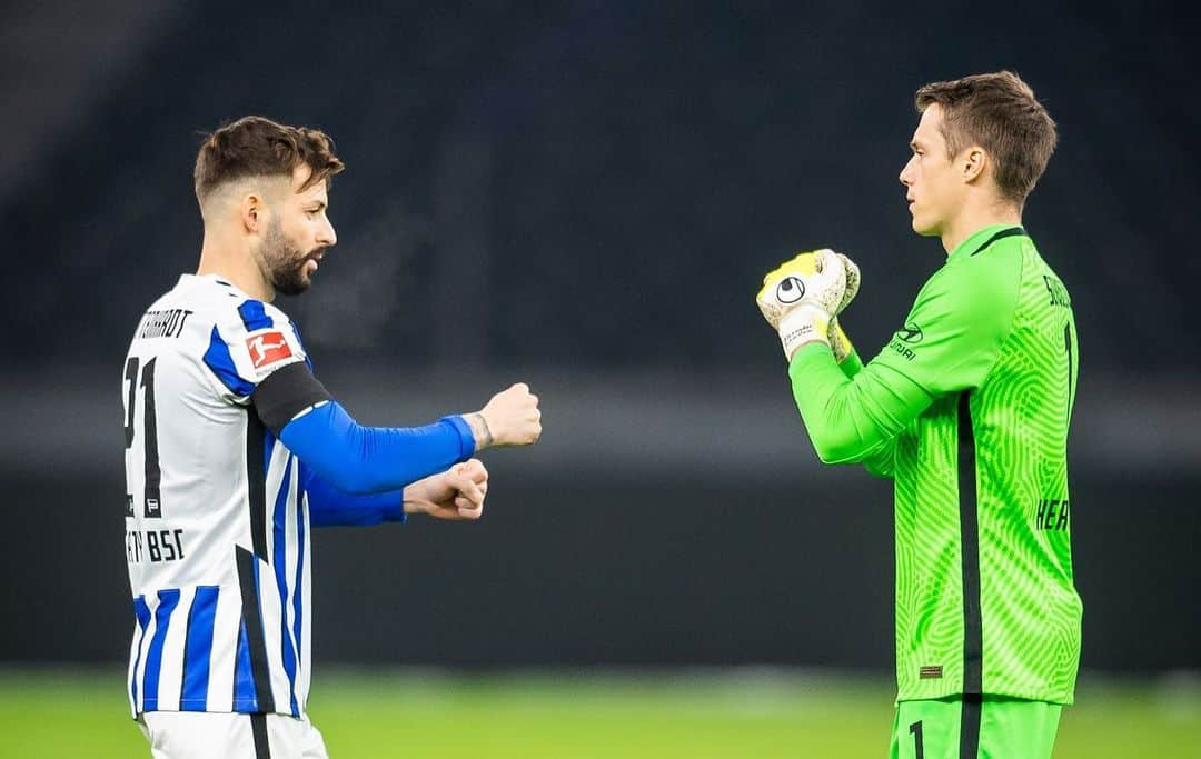 マルヴィン・プラッテンハルトさんのインスタグラム写真 - (マルヴィン・プラッテンハルトInstagram)「💯🔵⚪️ #derbysieger #shhht #teamwork #hahohe」12月5日 22時08分 - platte21_official