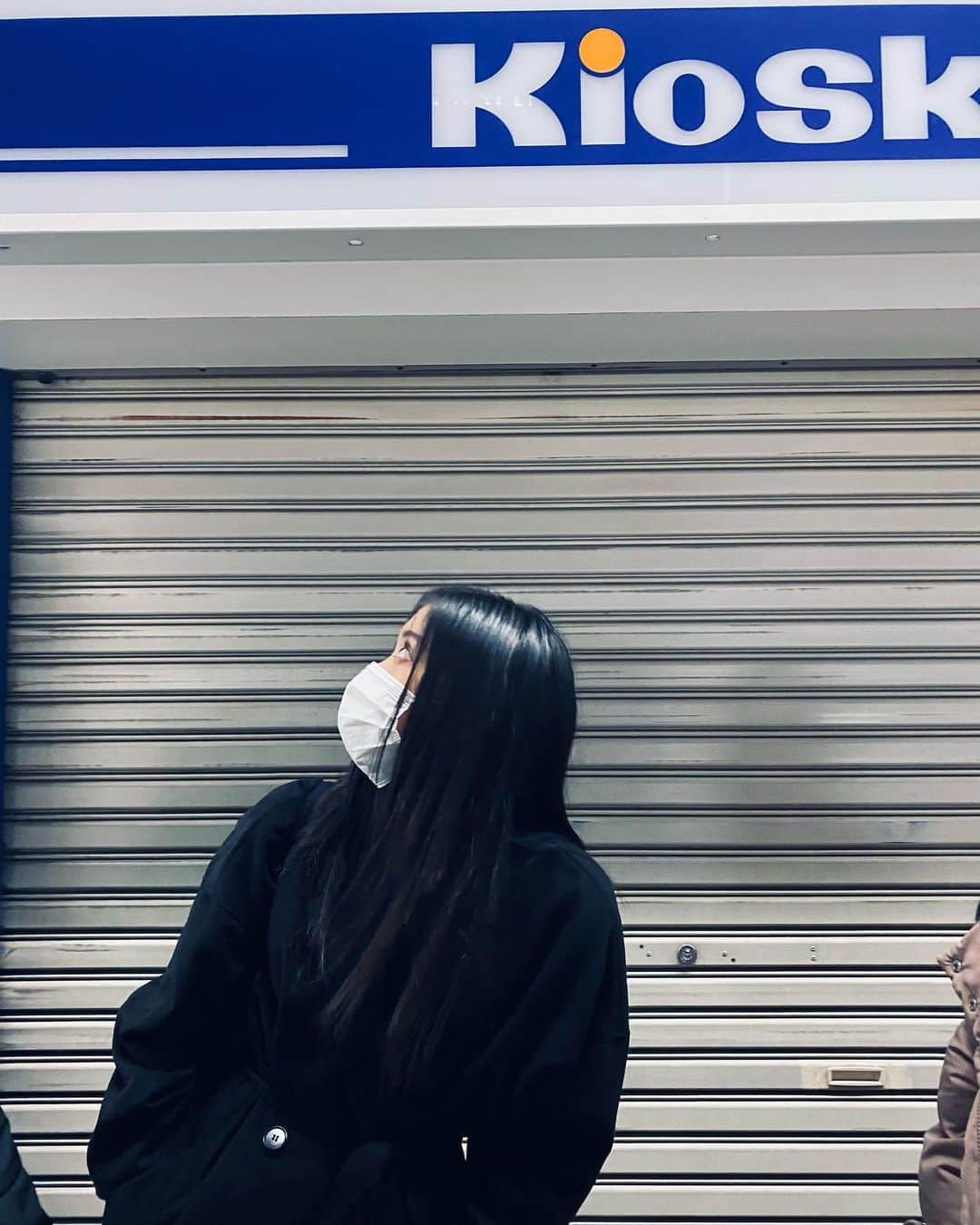 佐々木莉佳子さんのインスタグラム写真 - (佐々木莉佳子Instagram)「🔵⚫️﻿ ﻿ kiosk yumeno﻿ ﻿ 可愛くて格好いい﻿ ゆめちゃんは今日も面白かった〜﻿ ﻿ 岐阜公演ありがとございました🔅﻿ ﻿ #helloproject#つばきファクトリー#岸本ゆめの﻿ #黒が似合う女﻿」12月5日 22時12分 - rikako_sasaki.official