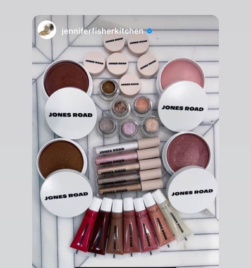 ボビー・ブラウンのインスタグラム：「Thank you for the love and great flat lay @jenniferfisherkitchen the models are rocking your hoops on our last shoot. And everyone check out her amazing food products and recipes on her Instagram. #entrepreneur #baddass」