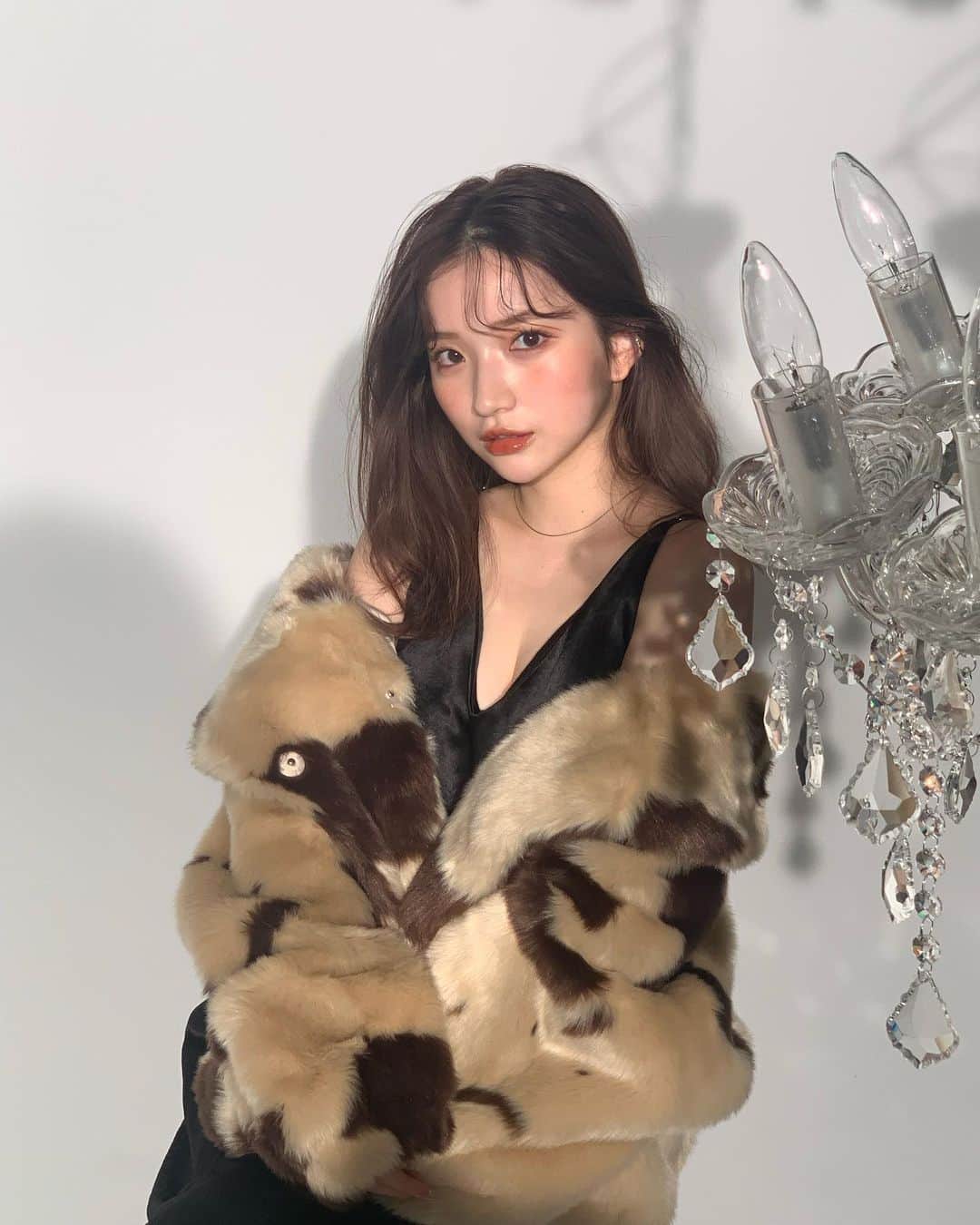 南りほのインスタグラム：「off shot 📸🖤 @jj_official_jj @yslbeauty 💋🖤」