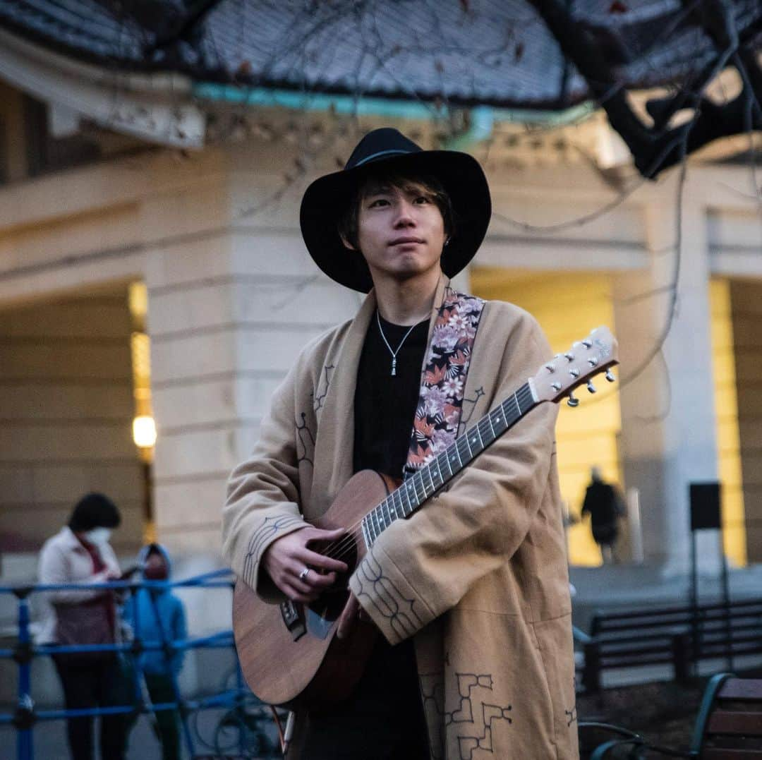 山田海斗さんのインスタグラム写真 - (山田海斗Instagram)「久々の路上ライブ FC限定シークレットって形で 実現できました。 そして皆んなのおかげで 当時の気持ちを思い出せました。 雨の中来てくれてありがとう。」12月5日 22時55分 - sou_gt