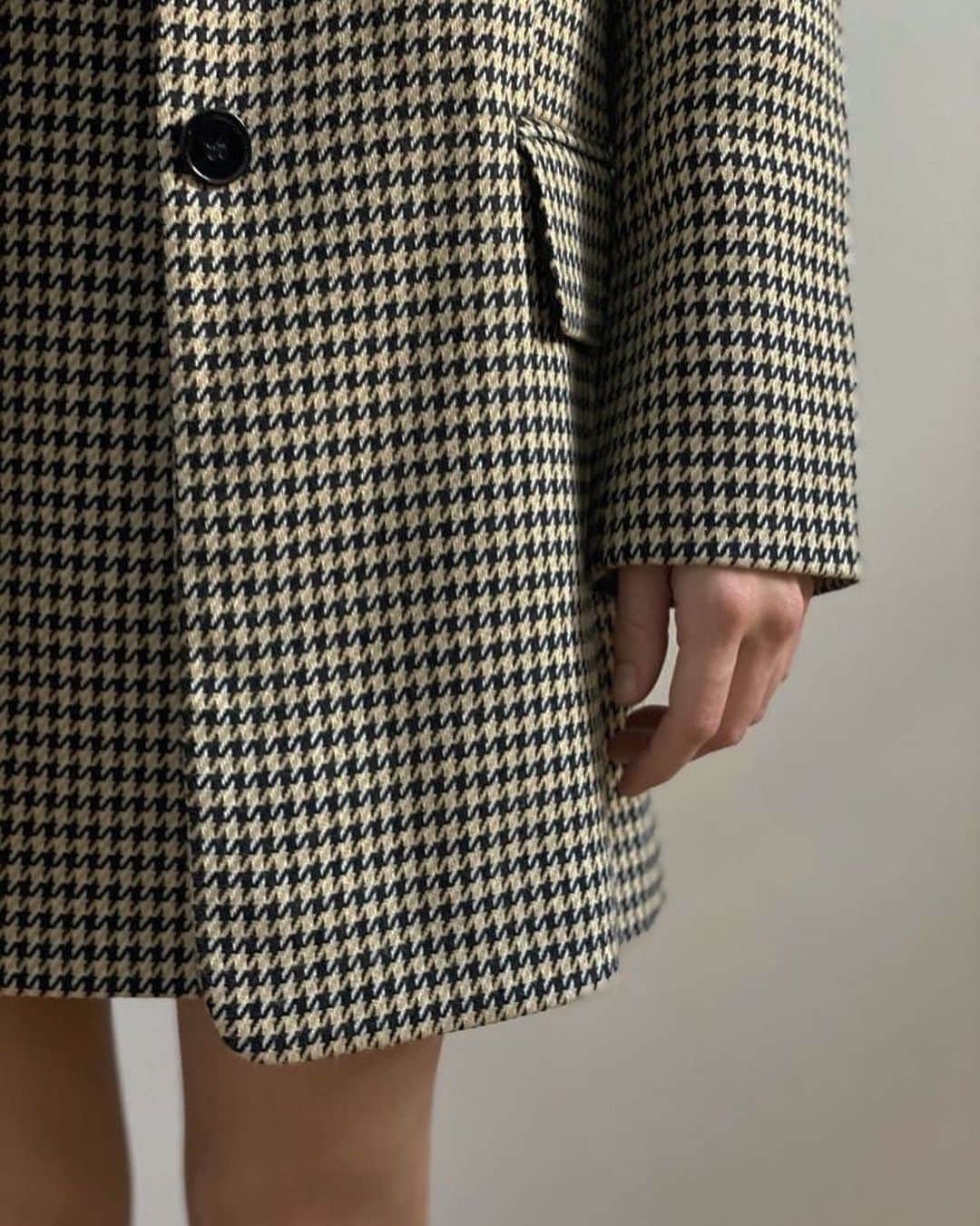 Club Monacoのインスタグラム：「Cold weather-friendly fabrics are a must when it comes to set dressing during chilly months. It also helps that this Houndstooth look is irresistible.」