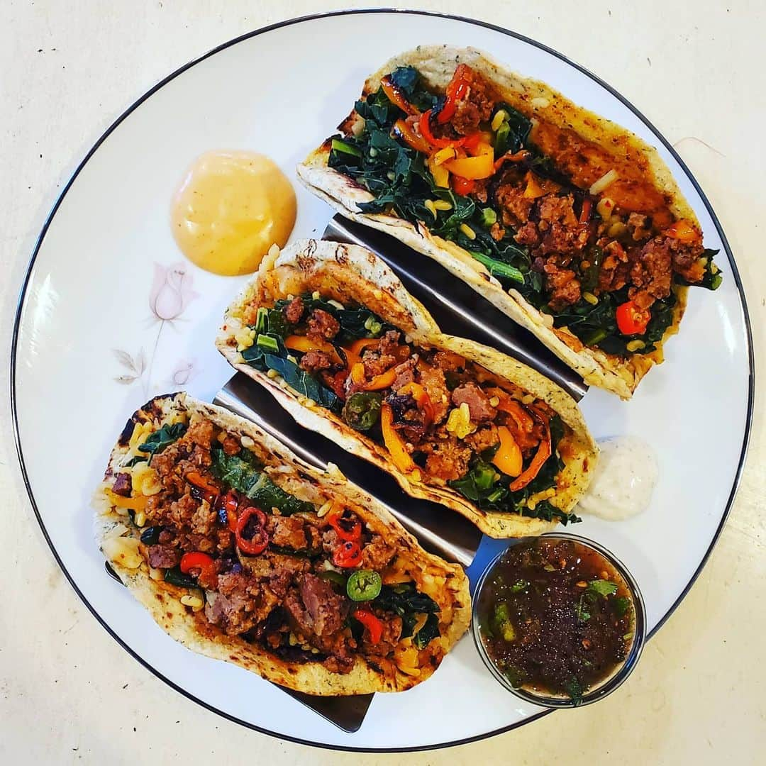 ガソリングラマーさんのインスタグラム写真 - (ガソリングラマーInstagram)「PLANT BASED POTATO SAUSAGE RICE KALE JALAPENO ZANGY RANCH SALSA TACOS #GASOLINEKITCHEN 🌮🌭🥬🌶🥔🧀🧄🧅🌿 @organicbreadofheaven chili herb #tortillas  @bitchinsauce #chipotle #almonddip @rightrice garlic herb #rice Potatoes  @jrorganicsfarm organic #lacinatokale  @foodies @pumfu #pumfu #sausage  @veggiefam.la #ranch #zangy DIPPING SAUCE @ruthsno5 #salsa tatemada  @miyokoscreamery oat milk pepper jack #cheese #vegancheese  #GASOLINEGARDEN jalapeños @mountainroseherbs Black pepper kiawe smoked salt  #vegan #veganfood #whatveganseat #plantbased #vegetarian #VEGANGOOD #vegansofig #veganfoodie #foodie #plantbased #plantbasedfood #plantbasedfoodie @gasolineglamour #gasolineglamour  @gtfoitsvegan  #gtfoitsvegan @marketbox.sd #marketboxsd #tacos #vegantacos @noritake.tableware_official china」12月6日 8時37分 - gasolineglamour