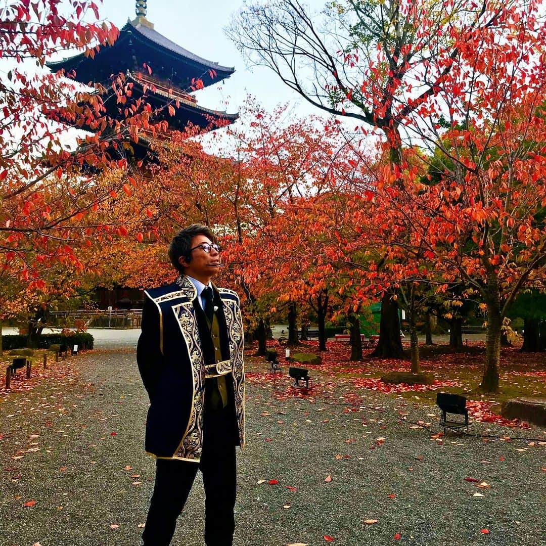 田村淳さんのインスタグラム写真 - (田村淳Instagram)「お寺のことって教わる機会ないよね？ 12月6日16時から放送のお寺ツアーズで お寺を学んで、近所のお寺に行こう！  今回ロケで行ったのは 清水寺、東寺、東大寺… どのお寺も見応えあります。 そして、グルメ情報も^_^  みんなの家の近くにある有名なお寺はなんですか？」12月6日 9時31分 - atsushilb