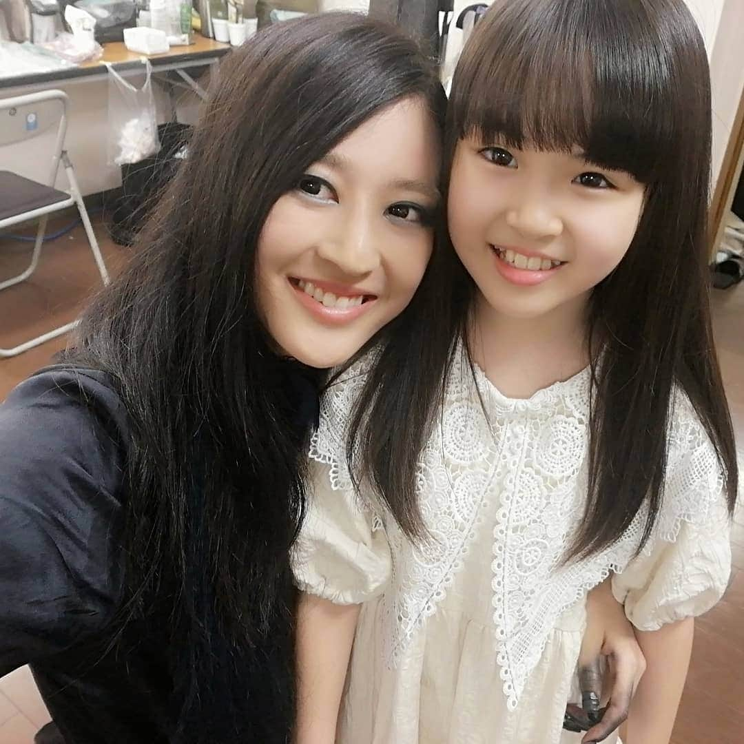 川上凛子さんのインスタグラム写真 - (川上凛子Instagram)「青野楓さんと。 青野さん、とっても綺麗で、と〜ってもかっこいいです。☺️🥰☺️ 腰の位置が、私の身長くらい。🤭  12月7日深夜24時59分〜、バベル九朔第8話放送です。  ひとり残された満大は、脚本家の夢を追い続けられるのか。 カラス女と健は…？  #バベル九朔  #青野楓  さん」12月6日 9時44分 - rinko_kawakami