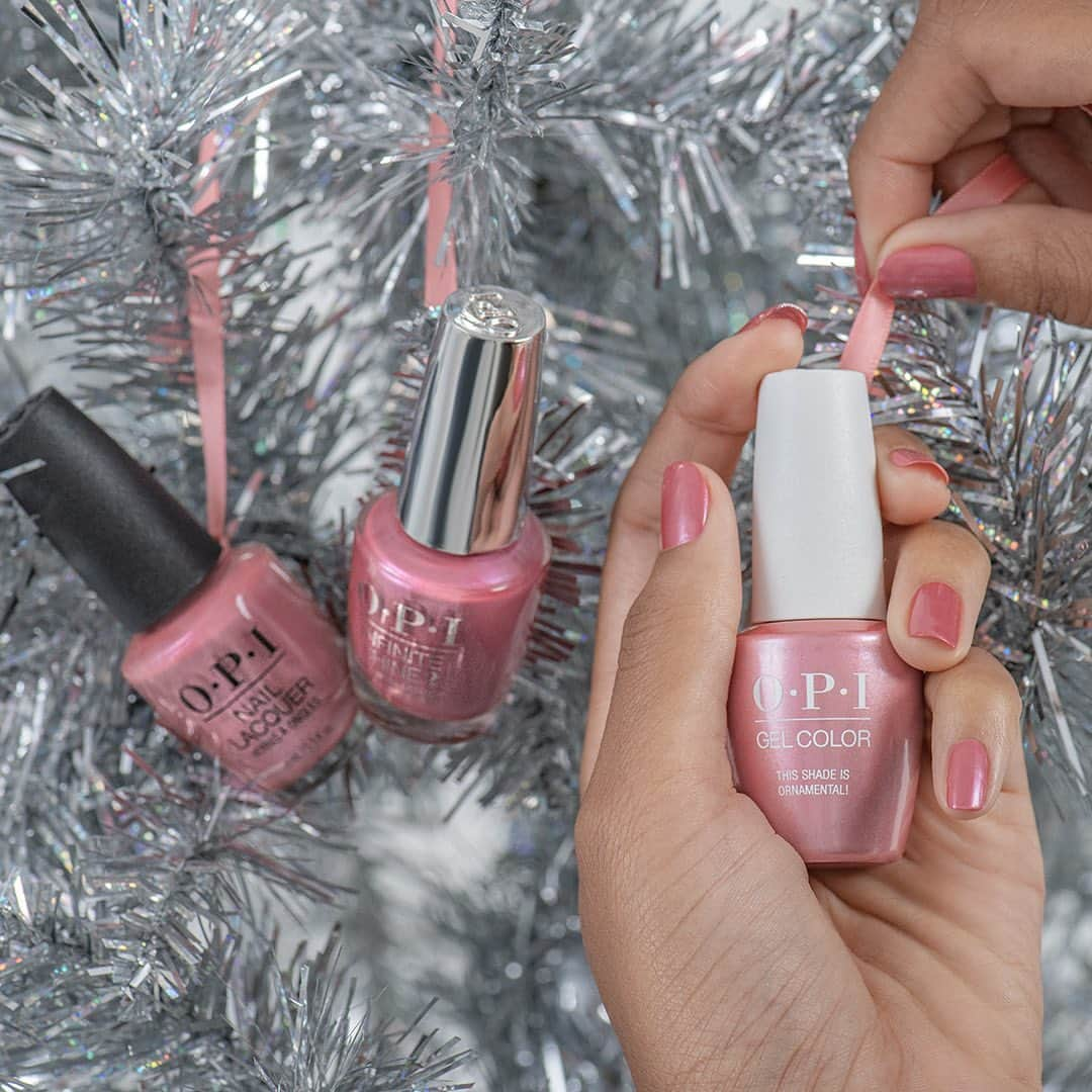 OPIさんのインスタグラム写真 - (OPIInstagram)「Love, laughter and #HolidayGlamour! 🎀 #ThisShadeIsOrnamental when it comes to the prettiest #HolidayGift for all your friends!  Tap our #linkinbio to shop more shades for perfect #PinkNails!  #ColorIsTheAnswer #OPIShineBright #OPIObsessed #OPIGift #OPINailLacquer #OPIInfiniteShine #OPIGelColor #Holiday2020 #Christmas2020 #NailedIt #SecretSantaGift #WhiteElephantGift #HostessGift #PartyFavor」12月6日 9時55分 - opi