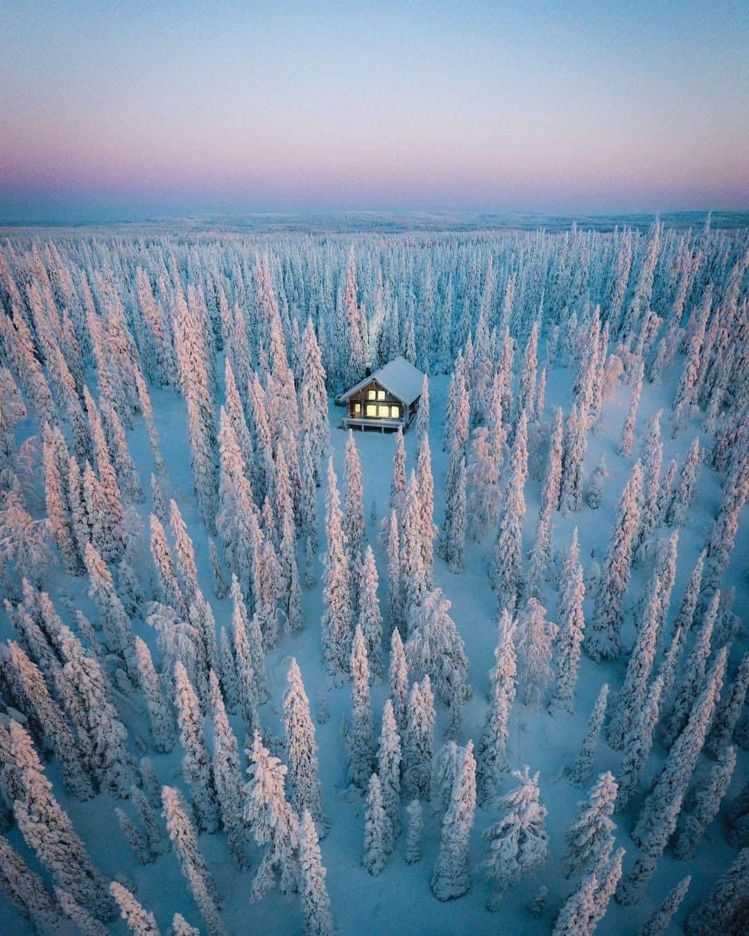 Discover Earthさんのインスタグラム写真 - (Discover EarthInstagram)「Imagine spending the holidays here, secluded in Finish Lapland with millions of frosted trees around you ❄️ Santa Claus must live nearby 🎅🏽  Finnish Lapland may be one of the more remote holiday destinations on the planet but those who make the journey find it full of culture, mythology, and history with multitudes of activities unique to the region. Lapland stretches across the northern parts of Finland, Sweden, Norway, and a small part of Russia.  If you decide to go there in winter, note that it can be incredibly cold with potentially dangerous ice and only a few hours of daylight. But it also comes with the Northern Lights, winter sports, dog sledding, and reindeer sleigh rides among other things.  Finnish Lapland is quickly gaining a reputation as a holiday destination with something for everyone.  #discoverfinland🇫🇮 with @ryanresatka  . . . . . .   #helsinki  #suomi  #visithelsinki  #thisisfinland  #helsinkiofficial  #ig_finland ​#myhelsink  #luonto  #finland_photolovers  #finnishnature  #lovelyfinland ​#discoverfinlan  #フィンランド  #yleluonto  #igershelsinki  #finnishmoments ​#igersfinlan  #syksy  #kesä  #finnish  #scandinavia  #lapland ​#finlan ​#visitfinlan  #ourfinland ​#visitfinlandj  #lappi  #visitlapland」12月6日 1時00分 - discoverearth