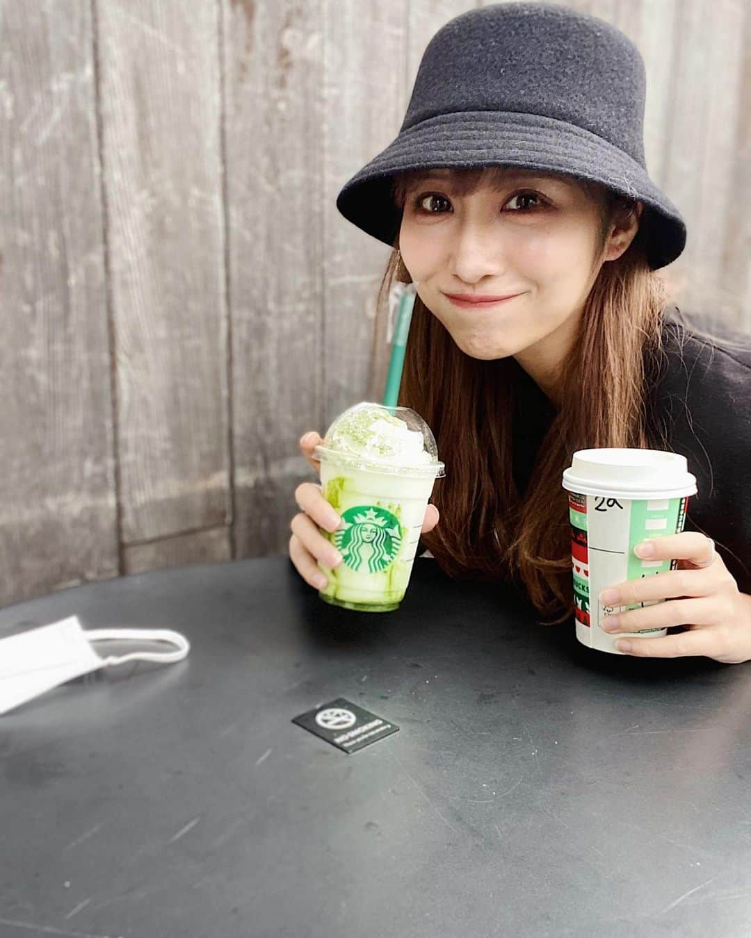 あいりさんのインスタグラム写真 - (あいりInstagram)「. . 全部シンプルに。 . .  #スタバ新作#スタバ#Starbucks#とりあえずホットもアイスも飲むスタイル #グラビア#gravure#グラビアアイドル#インスタグラマー#グラドル#ビキニ#bikini#likesforlike#ビジョビ#水着#サロモ#撮影」12月6日 1時23分 - wanu.__.uwan