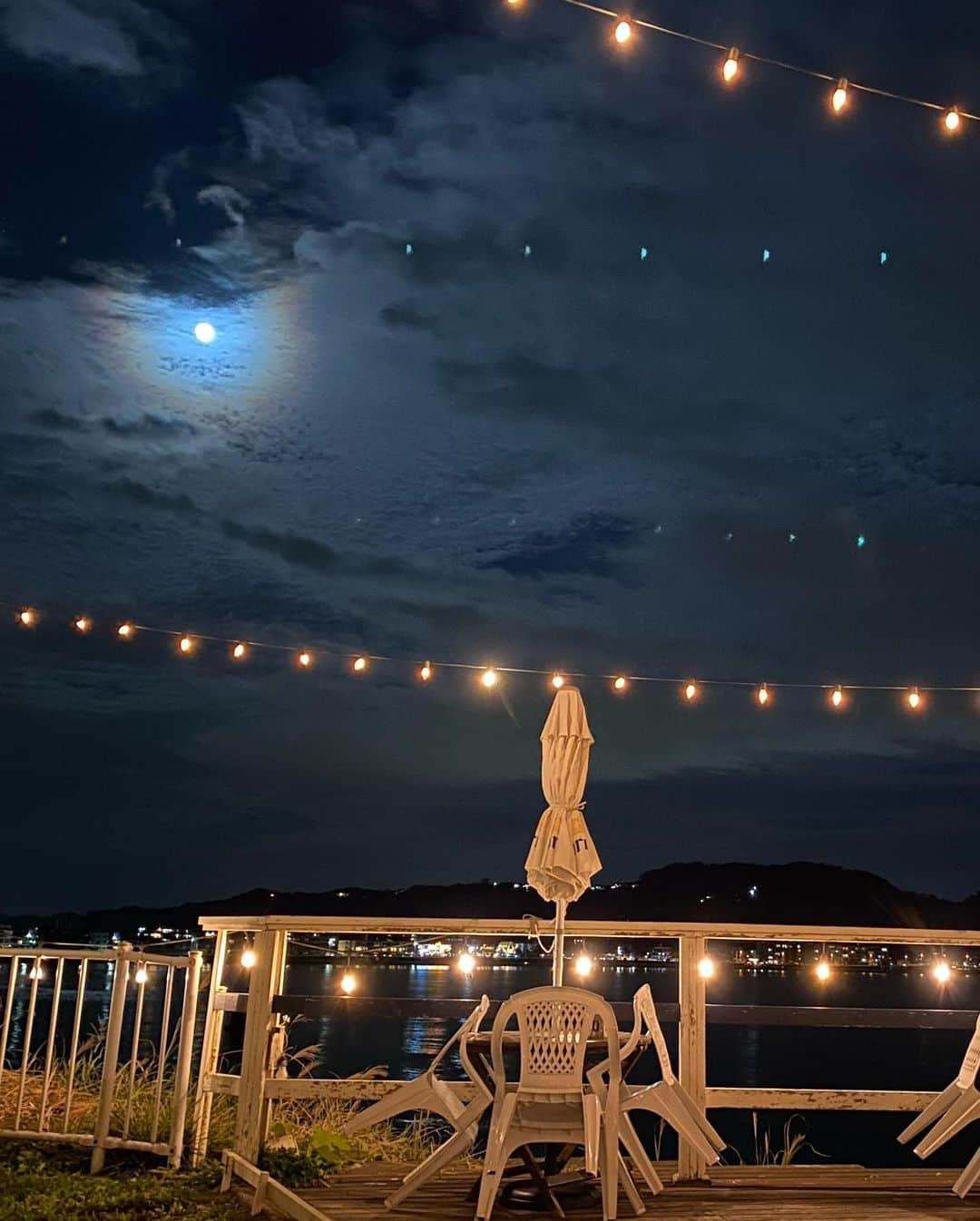 上本昌代さんのインスタグラム写真 - (上本昌代Instagram)「It's a beautiful day💓 #焚き火 #🔥 #逗子 #cafe #oceanview #bonfire #sunset #fullmoon #満月 #🌕」12月6日 1時43分 - masayomai