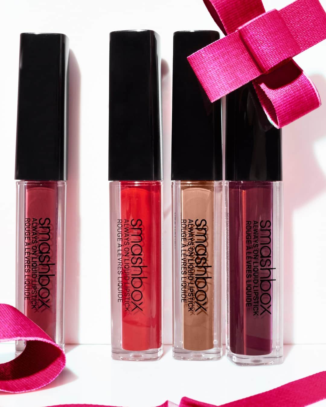 Smashboxのインスタグラム：「The perfect stocking stuffer. Mini Always On Liquid Lipstick set comes in a holiday-approved reusable box to put all your leftover candy canes in 🎅🏻」